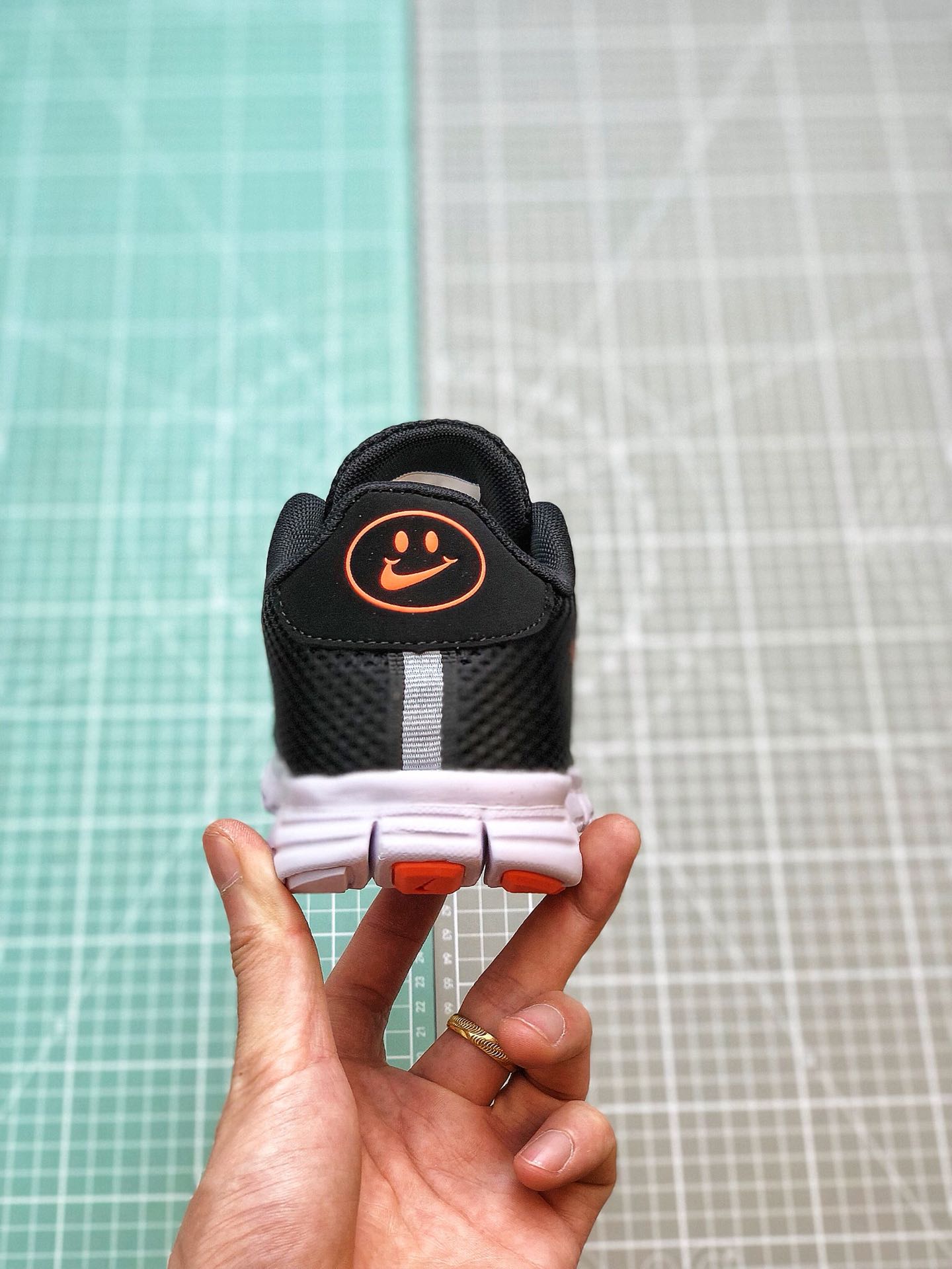 130 2019夏季Nike FREE 3.0V2夏季赤足透气面跑鞋806568-003