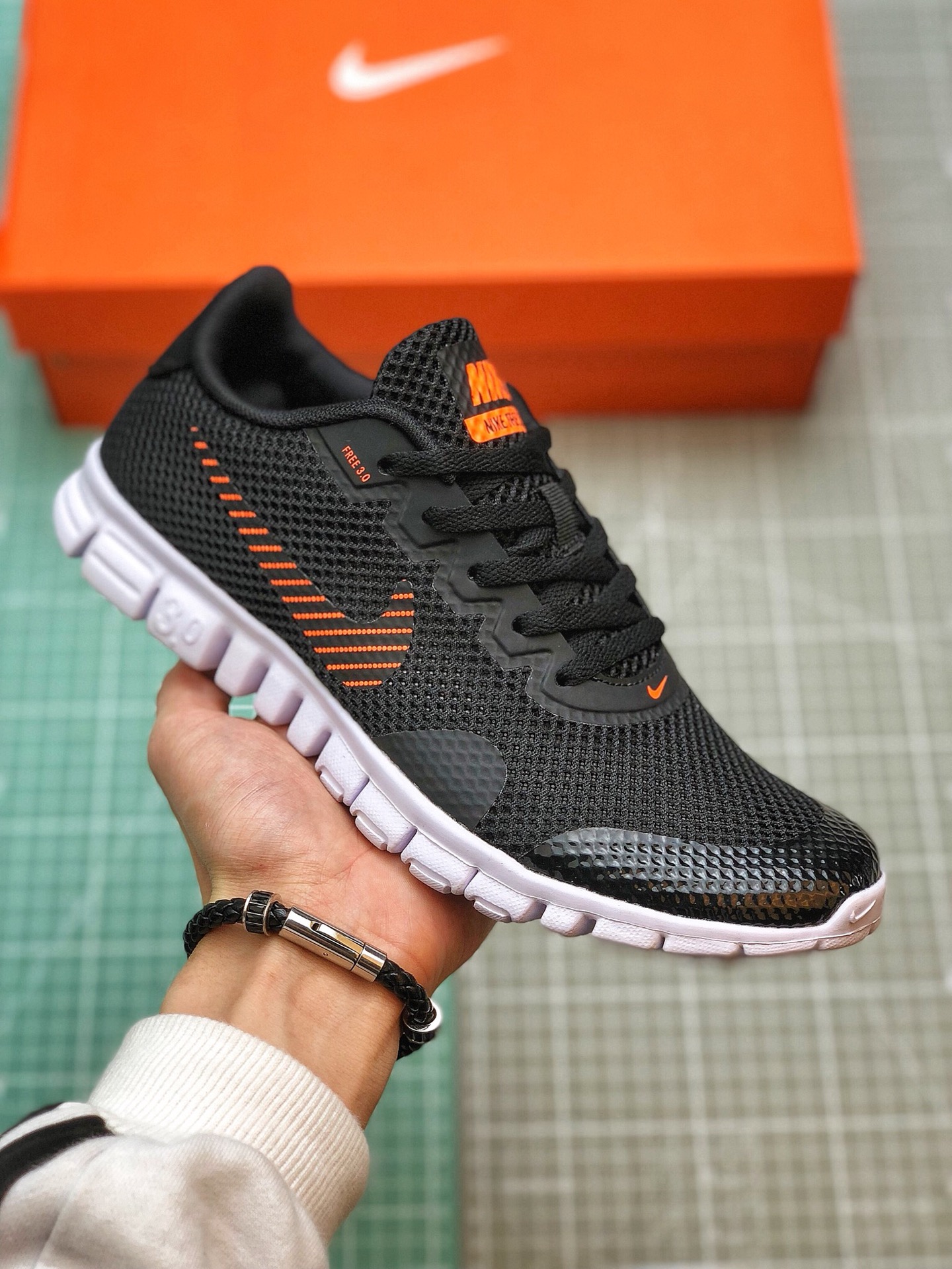 130 2019夏季Nike FREE 3.0V2夏季赤足透气面跑鞋806568-003