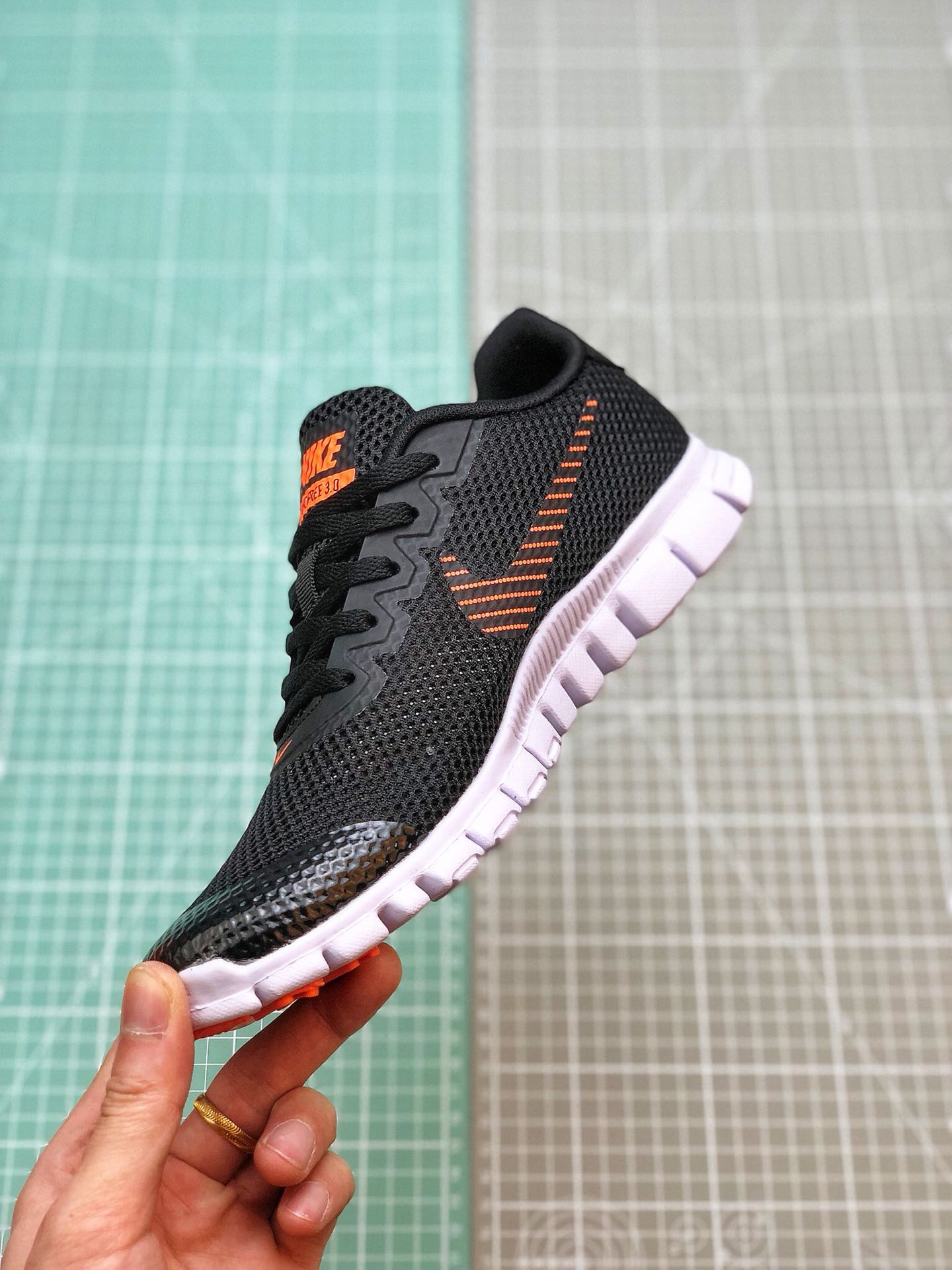 130 2019夏季Nike FREE 3.0V2夏季赤足透气面跑鞋806568-003