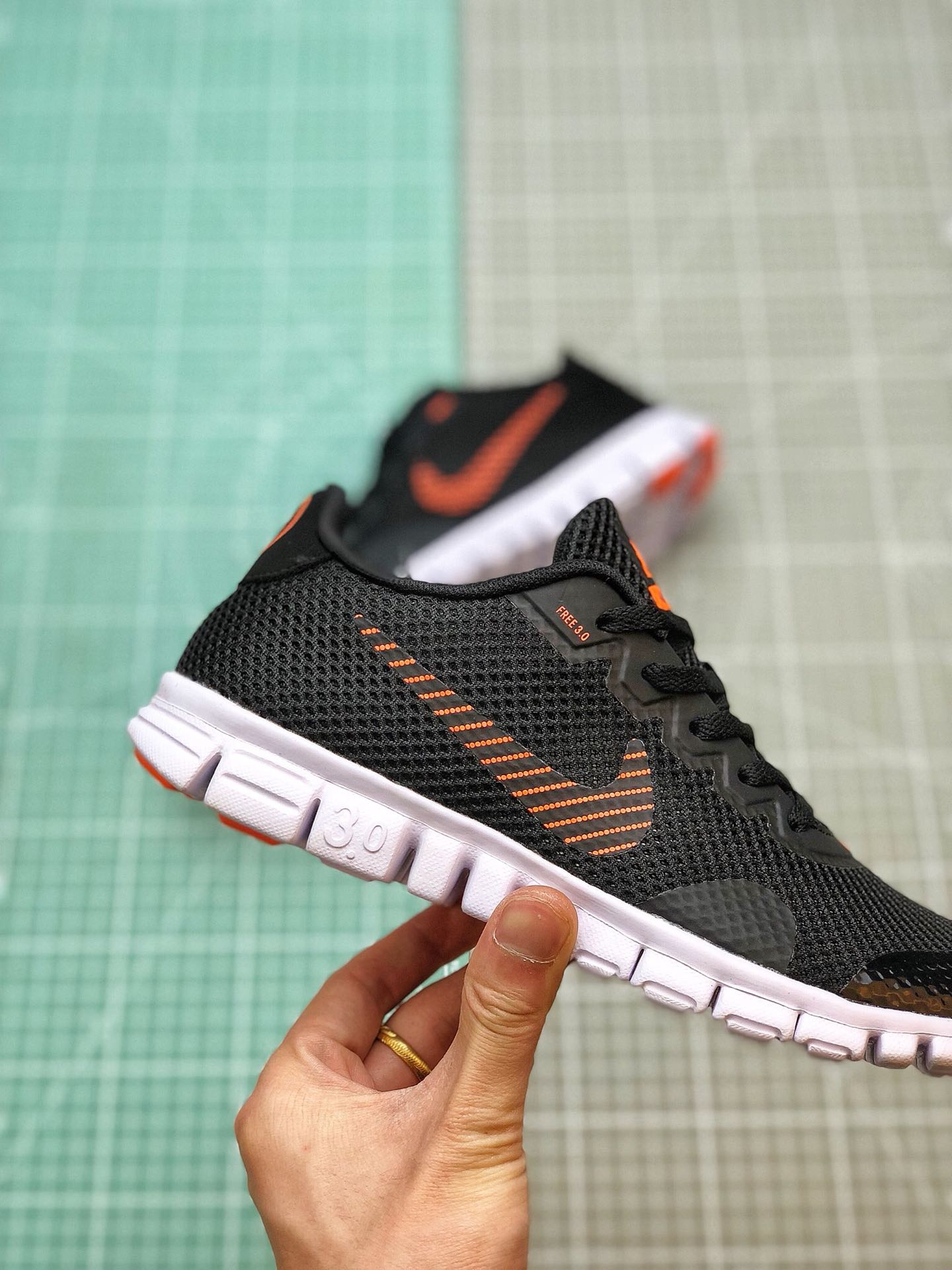 130 2019夏季Nike FREE 3.0V2夏季赤足透气面跑鞋806568-003