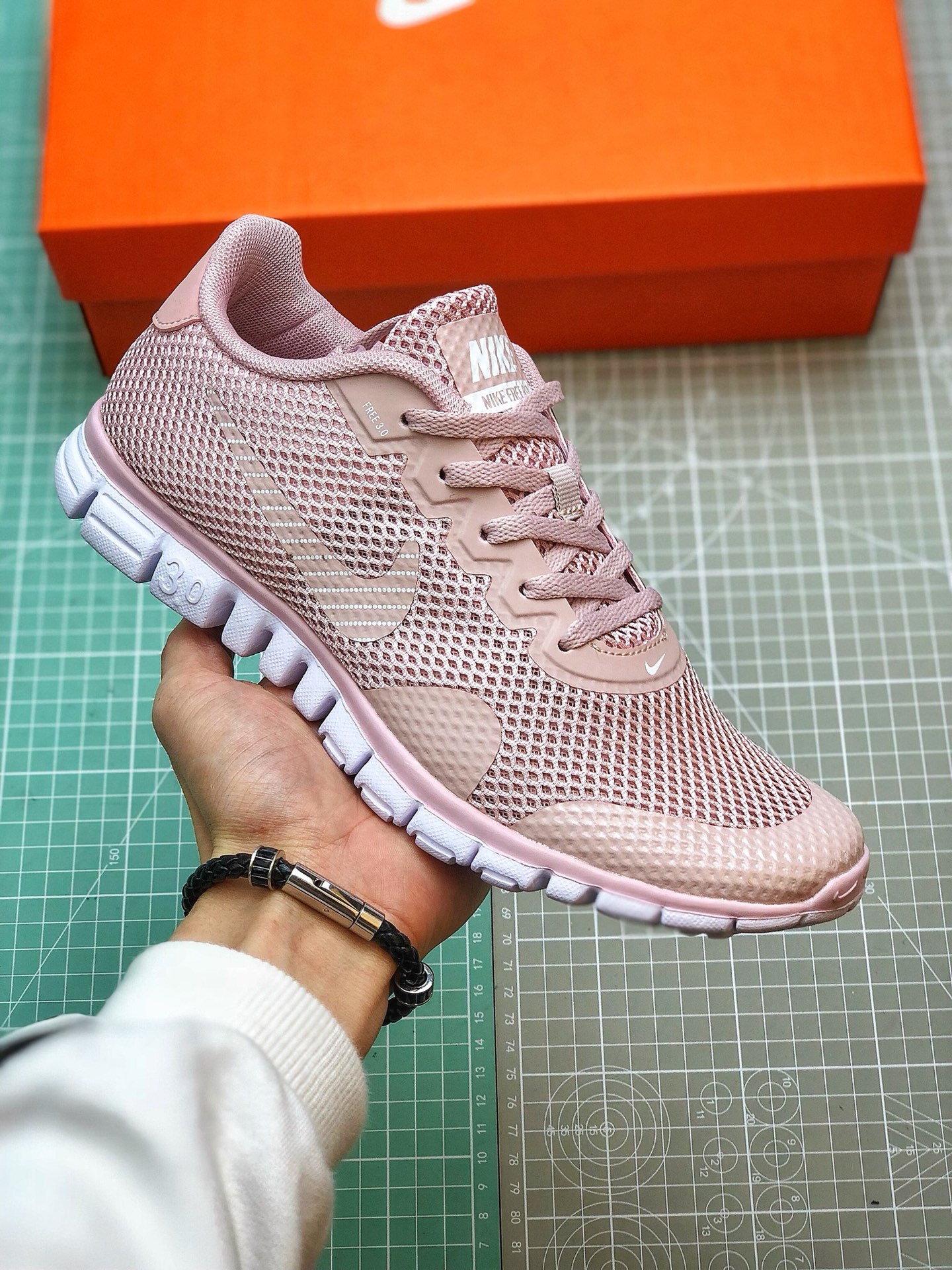 130 2019夏季Nike FREE 3.0V2夏季赤足透气面跑鞋806568-009