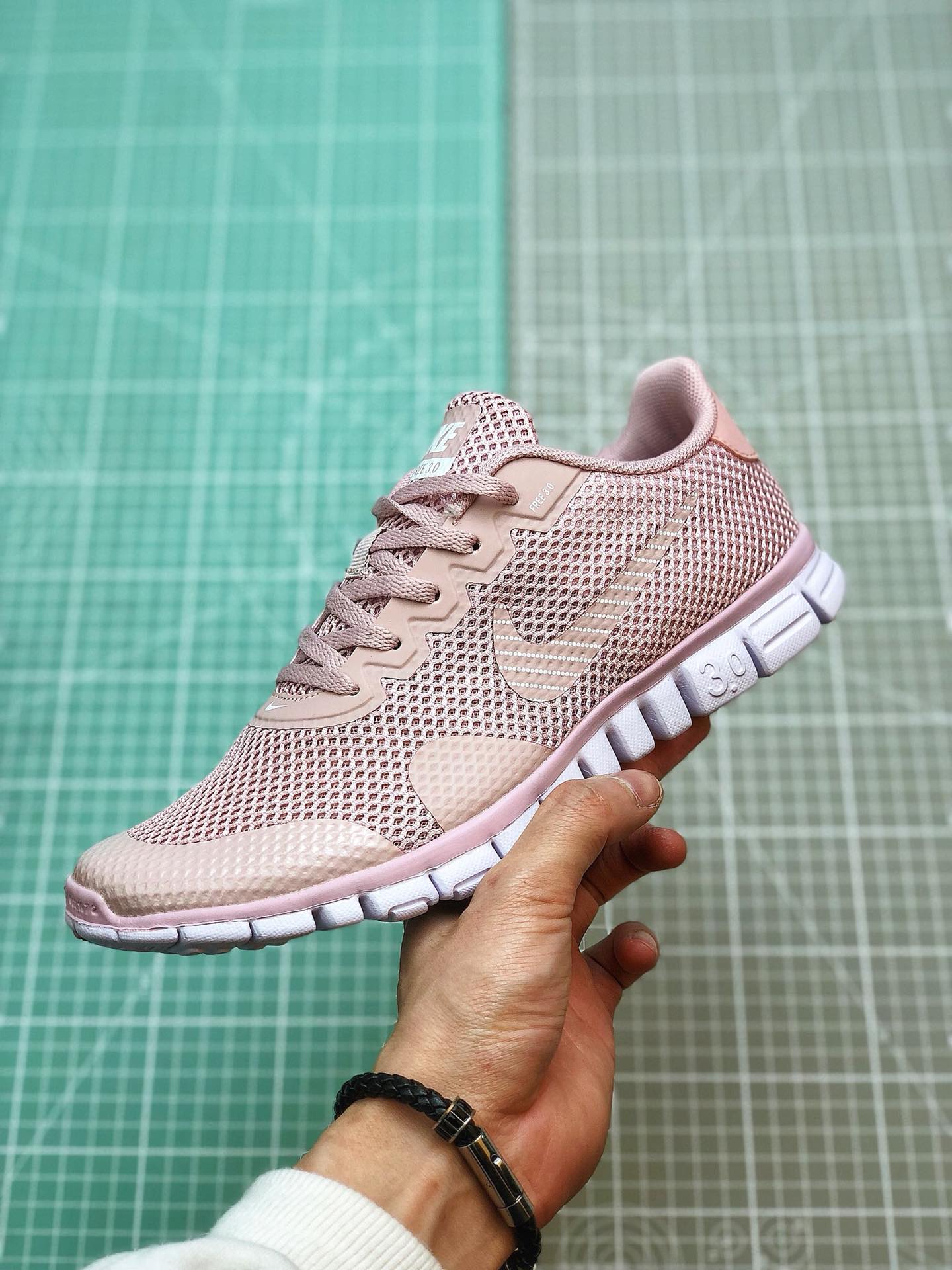 130 2019夏季Nike FREE 3.0V2夏季赤足透气面跑鞋806568-009