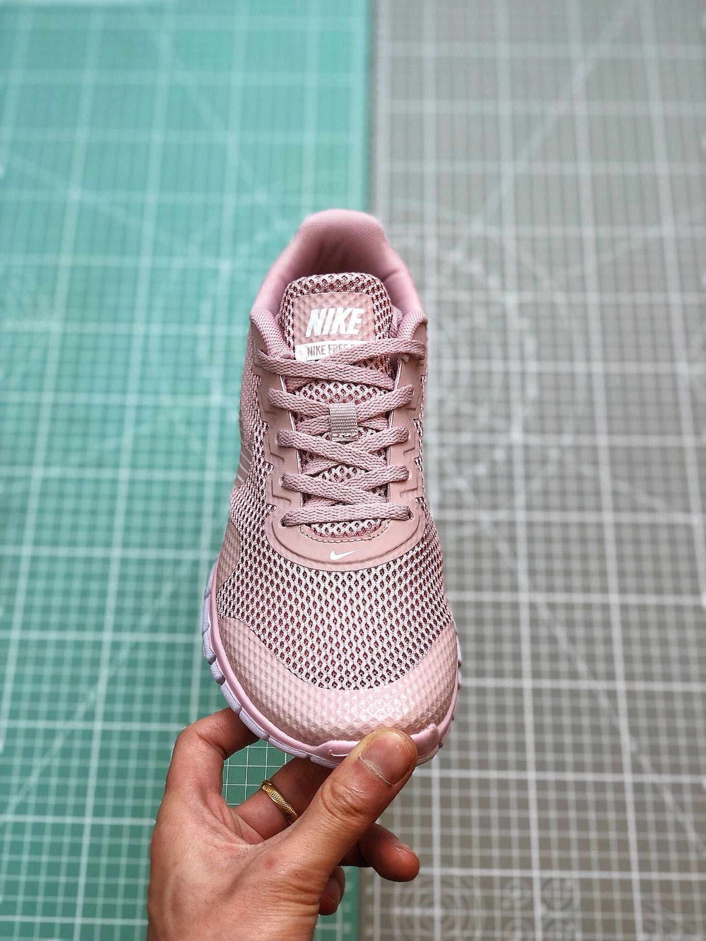 130 2019夏季Nike FREE 3.0V2夏季赤足透气面跑鞋806568-009