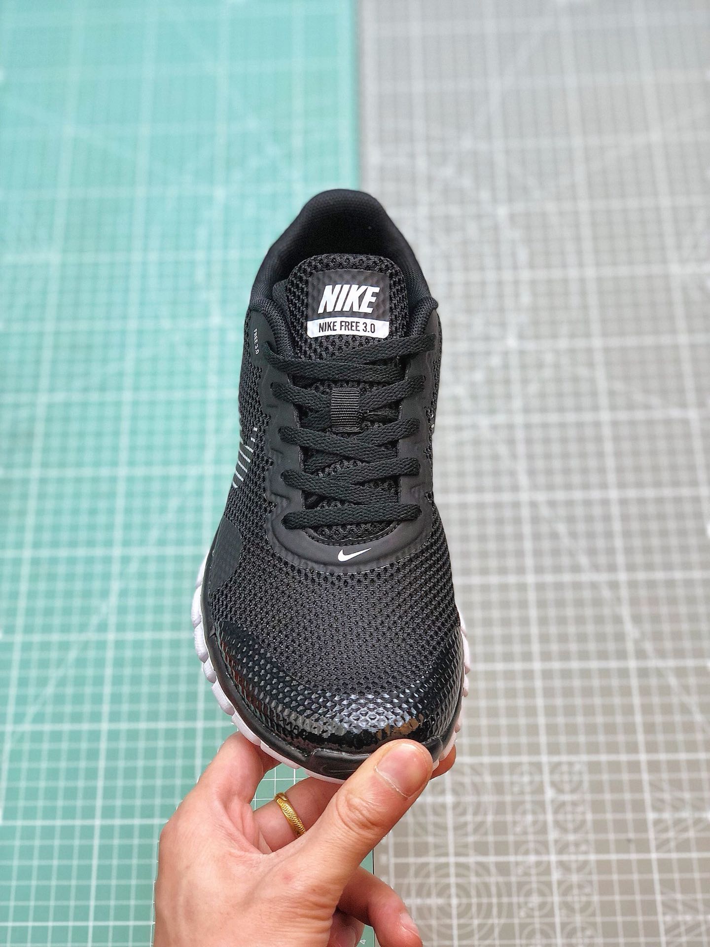 130 2019夏季Nike FREE 3.0V2夏季赤足透气面跑鞋806568-001
