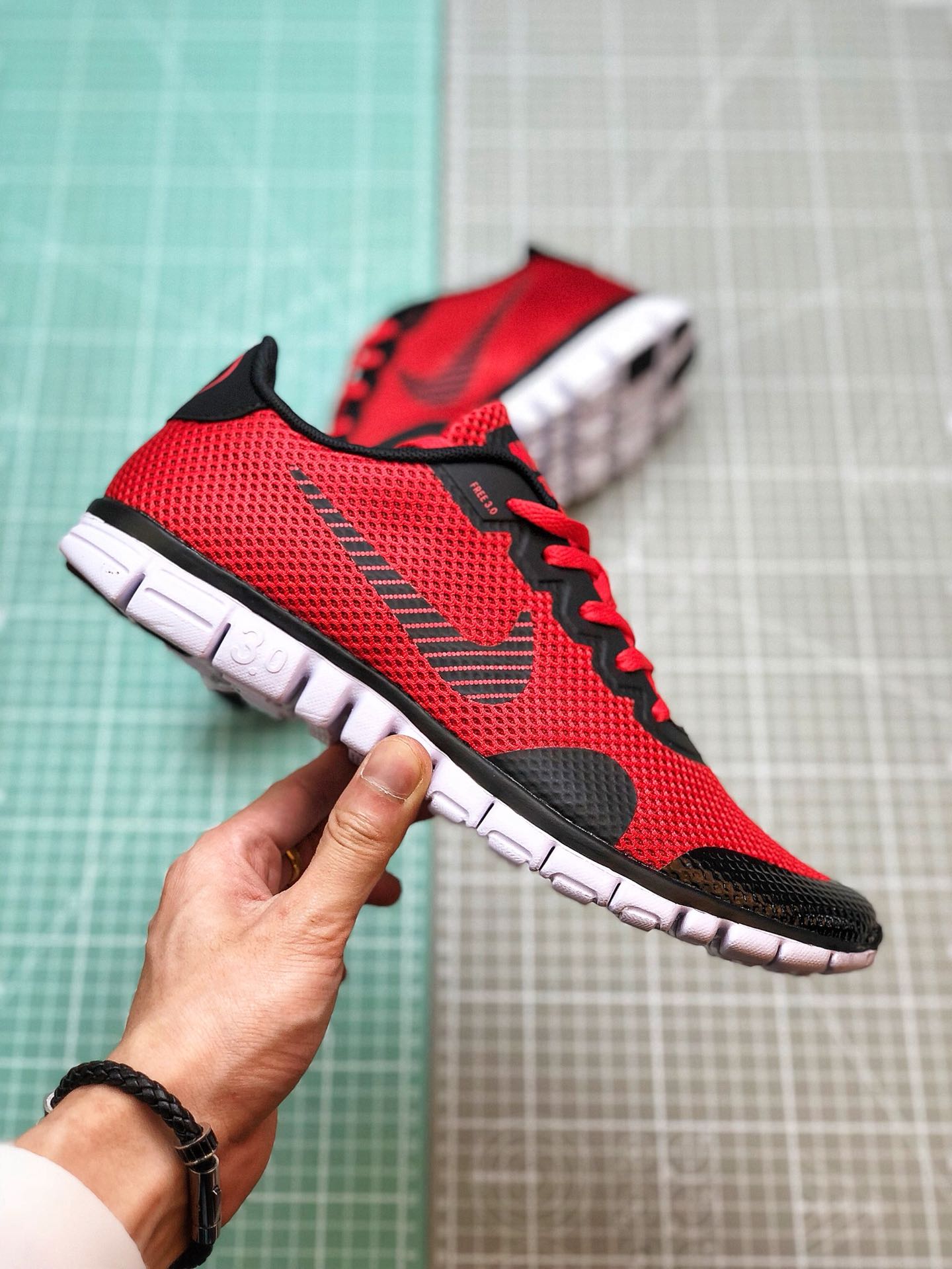 130 2019夏季Nike FREE 3.0V2夏季赤足透气面跑鞋806568-004