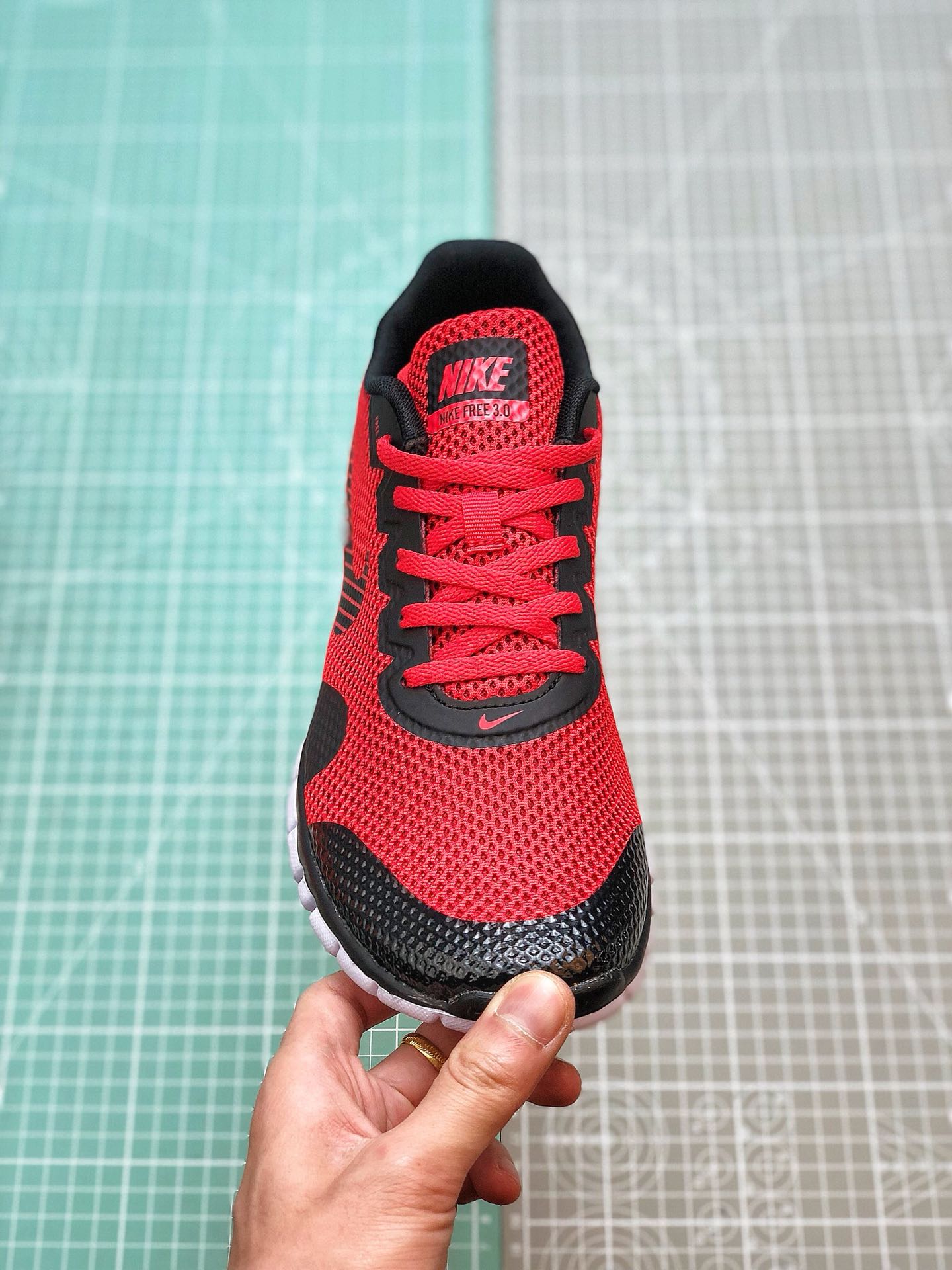 130 2019夏季Nike FREE 3.0V2夏季赤足透气面跑鞋806568-004