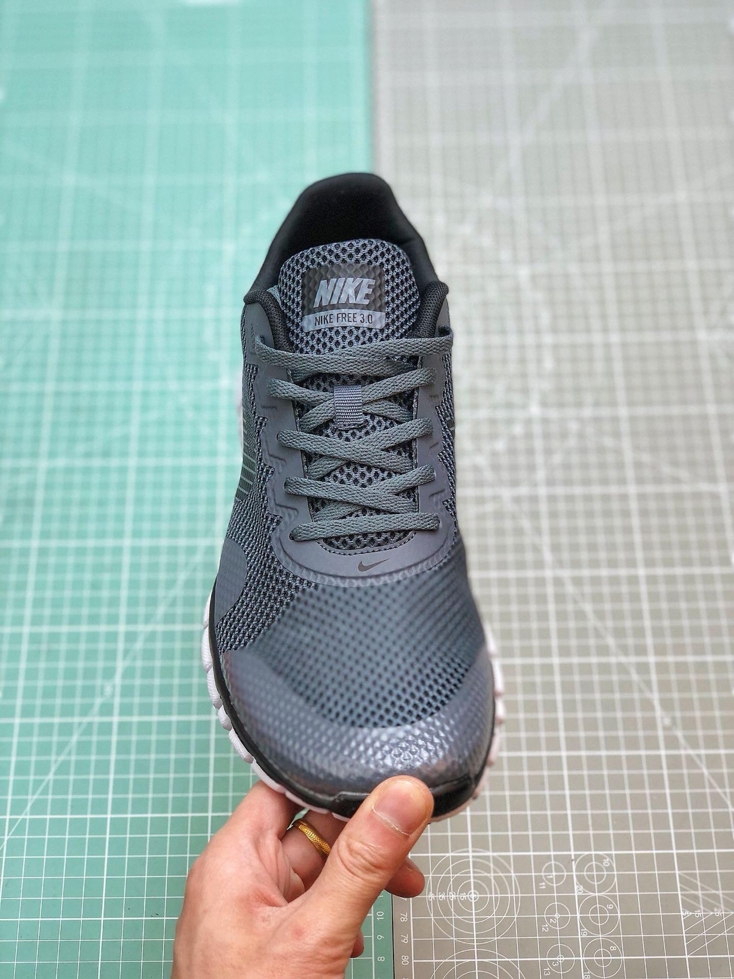 130 2019夏季Nike FREE 3.0V2夏季赤足透气面跑鞋806568-006