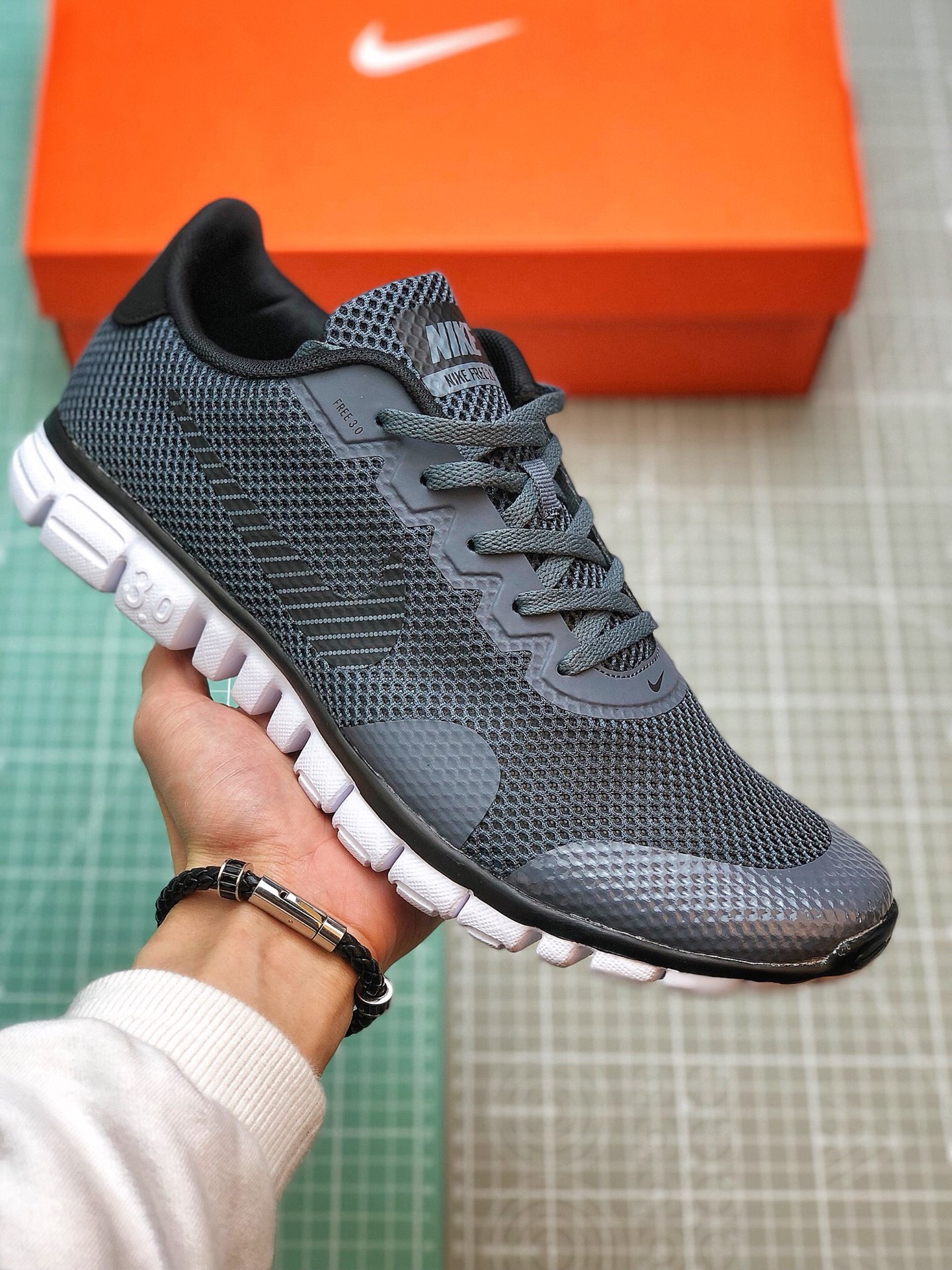 130 2019夏季Nike FREE 3.0V2夏季赤足透气面跑鞋806568-006
