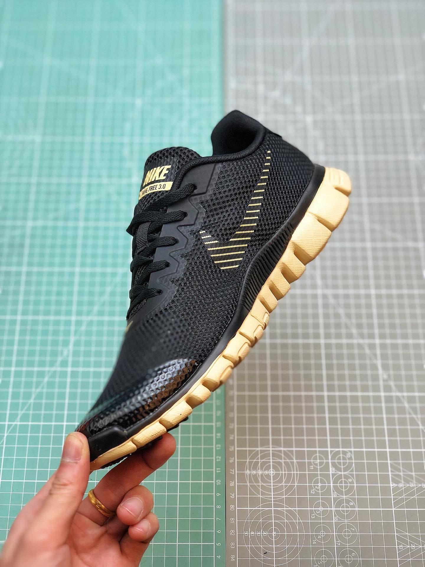 130 2019夏季Nike FREE 3.0V2夏季赤足透气面跑鞋806568-008