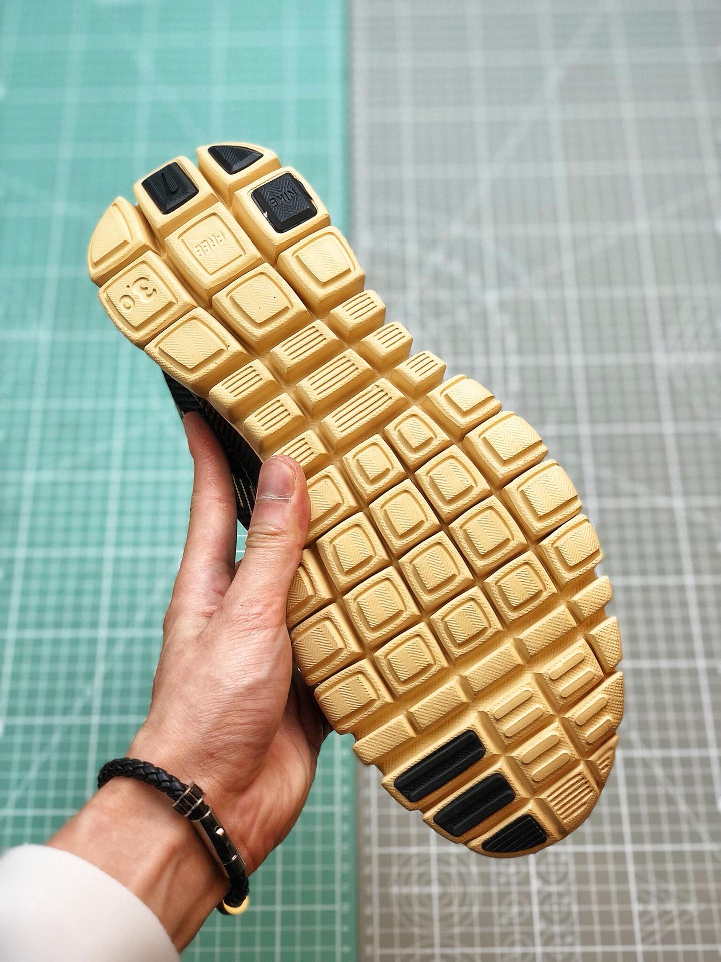 130 2019夏季Nike FREE 3.0V2夏季赤足透气面跑鞋806568-008