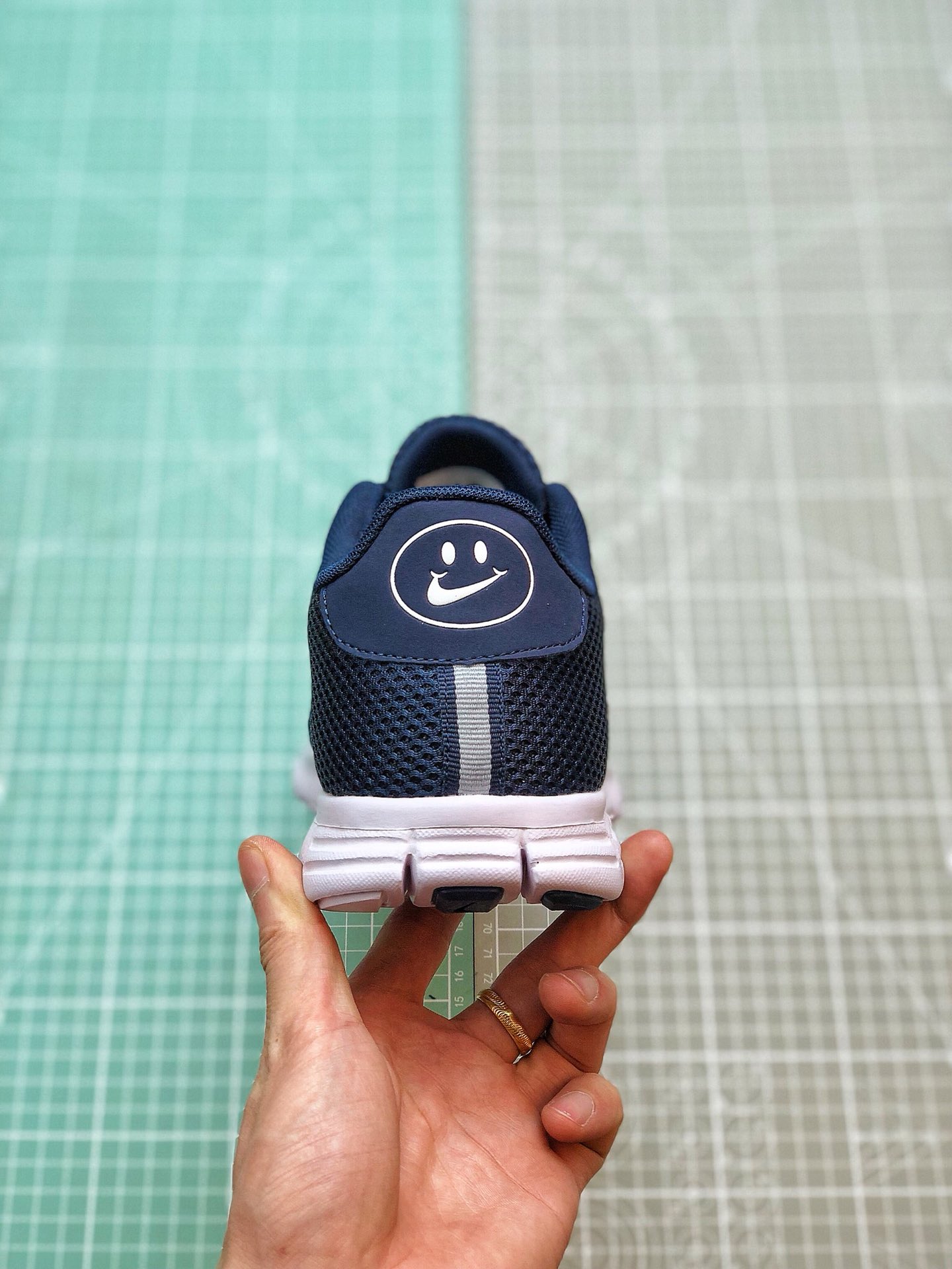 130 2019夏季Nike FREE 3.0V2夏季赤足透气面跑鞋806568-007尺码