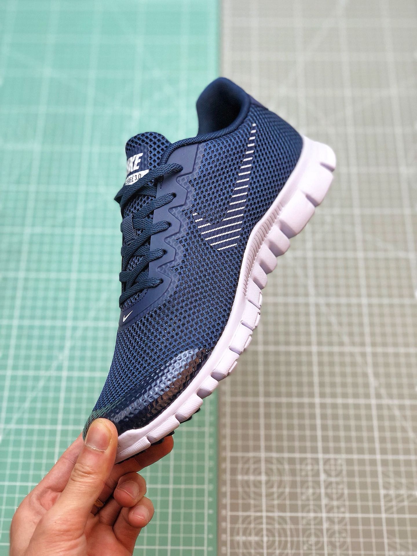 130 2019夏季Nike FREE 3.0V2夏季赤足透气面跑鞋806568-007尺码