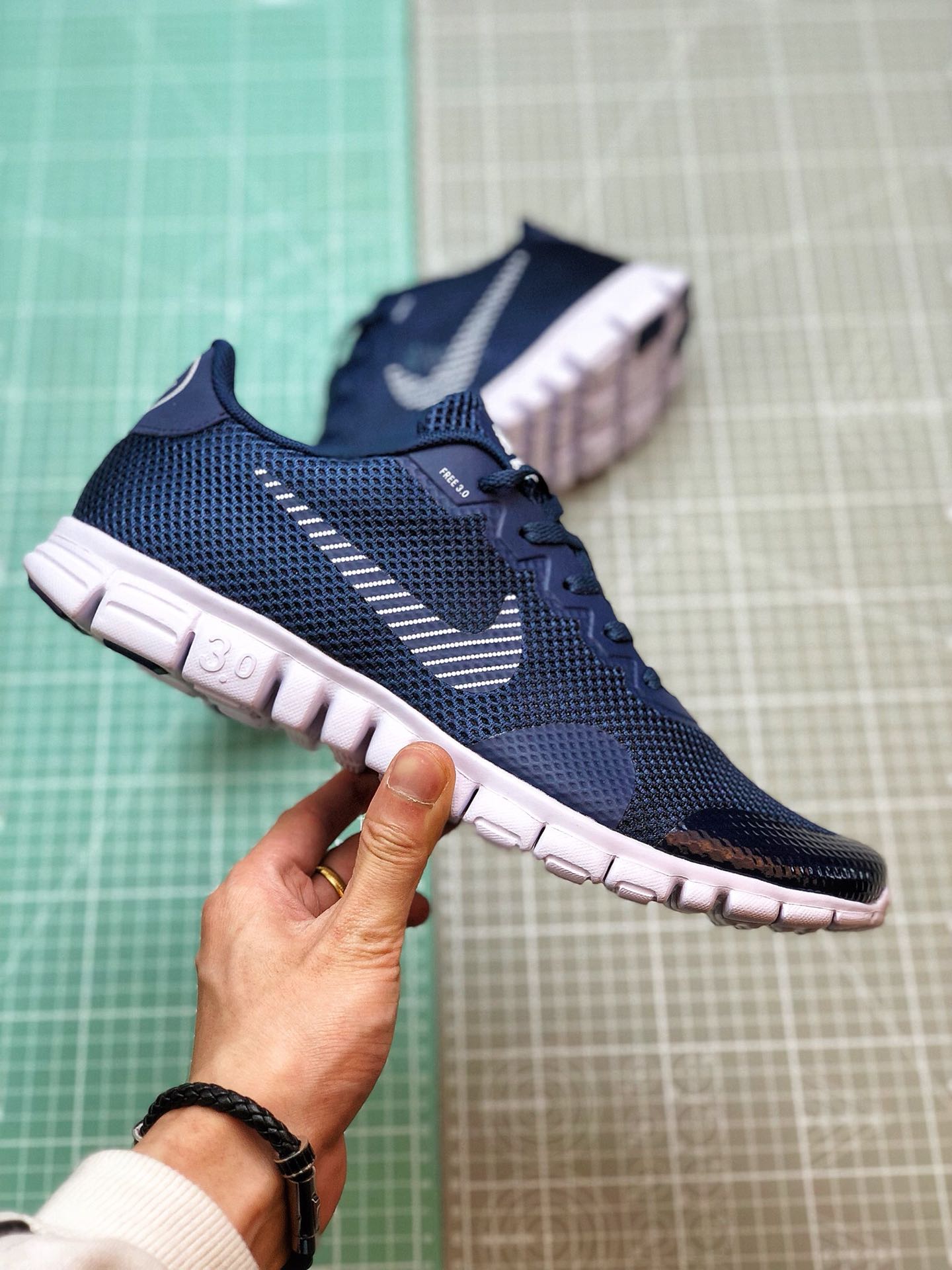 130 2019夏季Nike FREE 3.0V2夏季赤足透气面跑鞋806568-007尺码