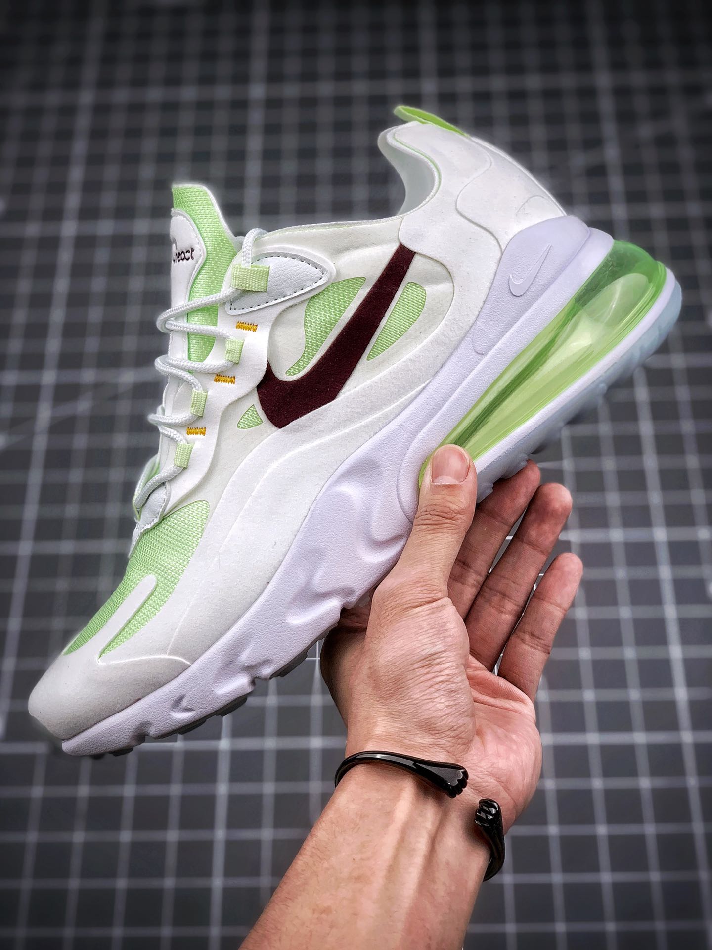 220【AIR MAX REACT270 新品】Nike React Air Max 270混合科技后掌半气垫慢跑鞋AQ9087-108
