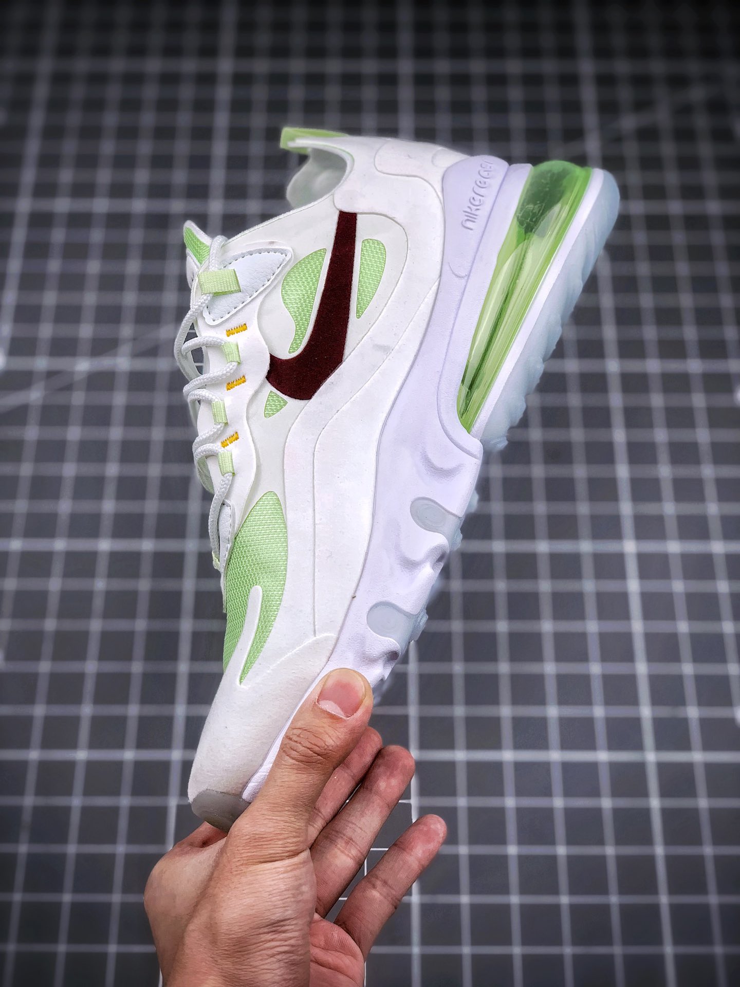 220【AIR MAX REACT270 新品】Nike React Air Max 270混合科技后掌半气垫慢跑鞋AQ9087-108