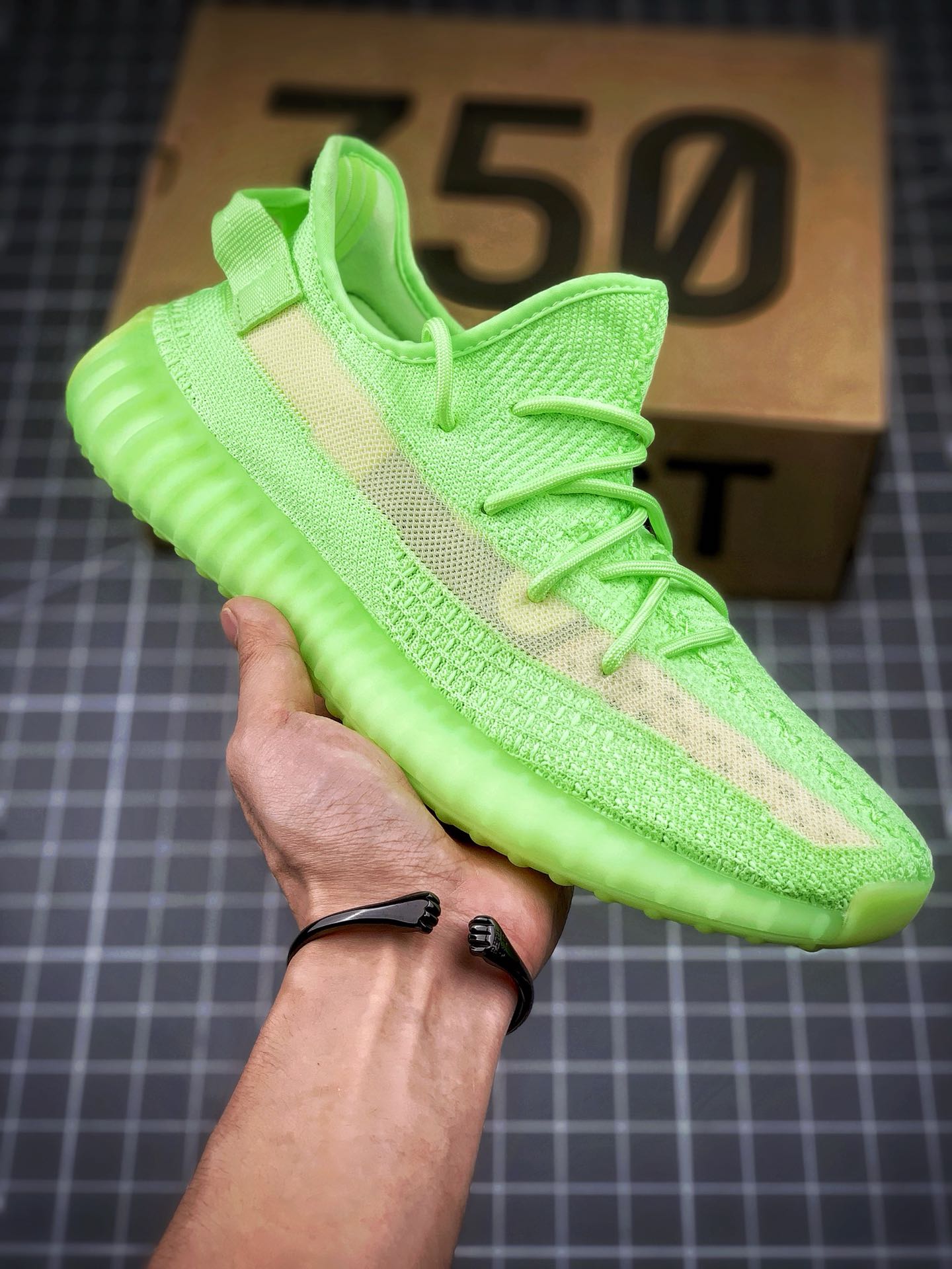Interpretando la mejor relación calidad-precio del mercado, aplastando a los falsos "puros originales". Adidas Yeezy Bo…