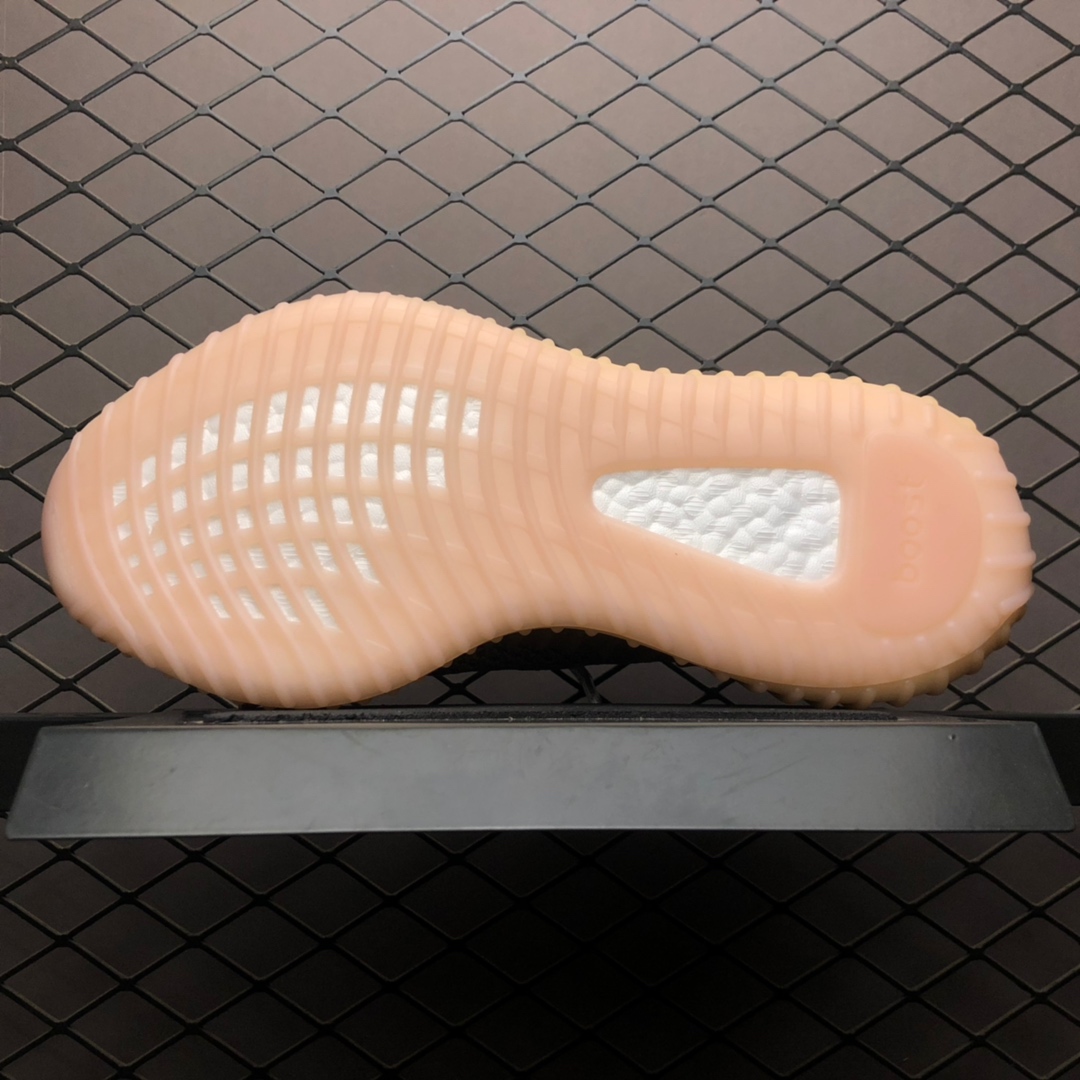 Value-for-money version of the Adidas Yeezy Boost 350 V2, new colorway 5