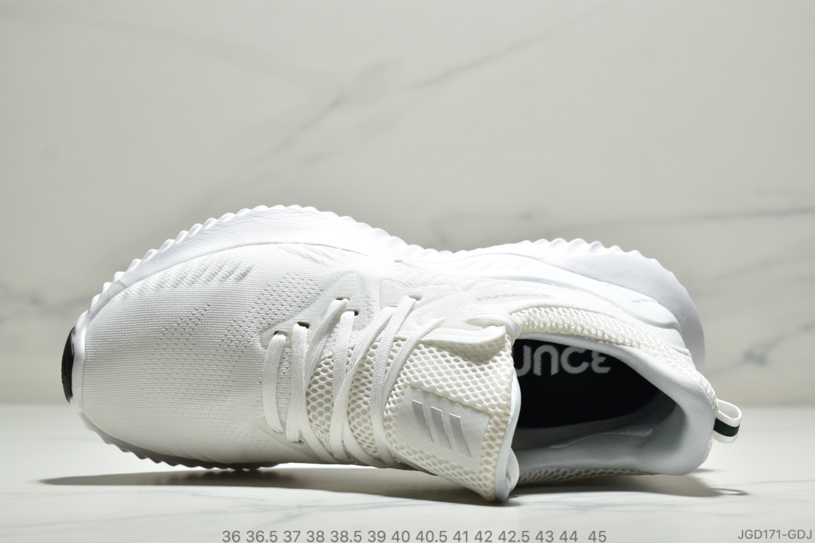 180公司级 阿迪达斯Adidas Alphabounce Beyond 阿尔法小椰子透气缓震跑步鞋 CG5579 哈登上脚