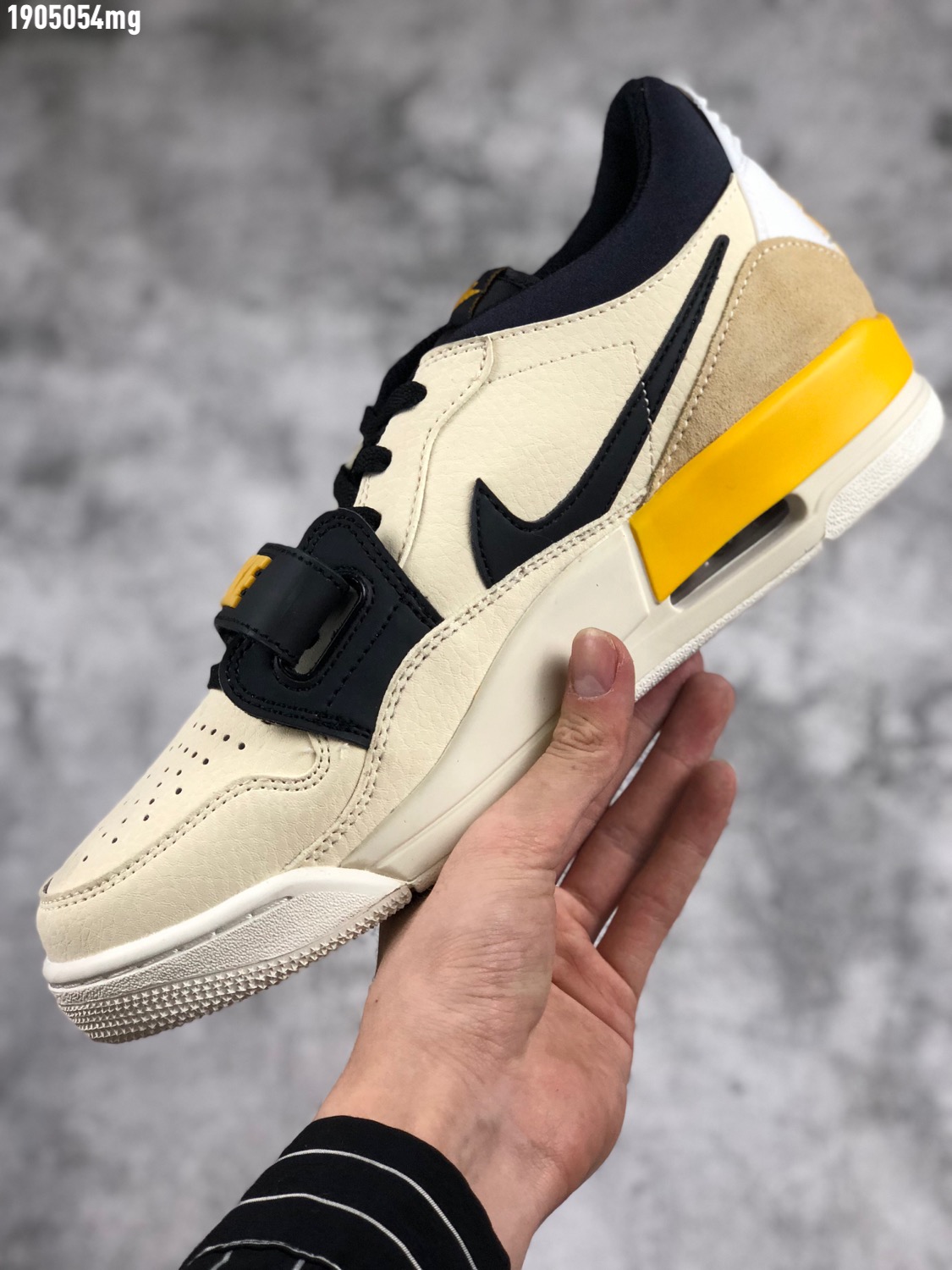 280 Don C 与 JordanBrand 联手推出 Jordan Legacy 312 low 此番又释出了全新的淡蓝配色CD7069-200