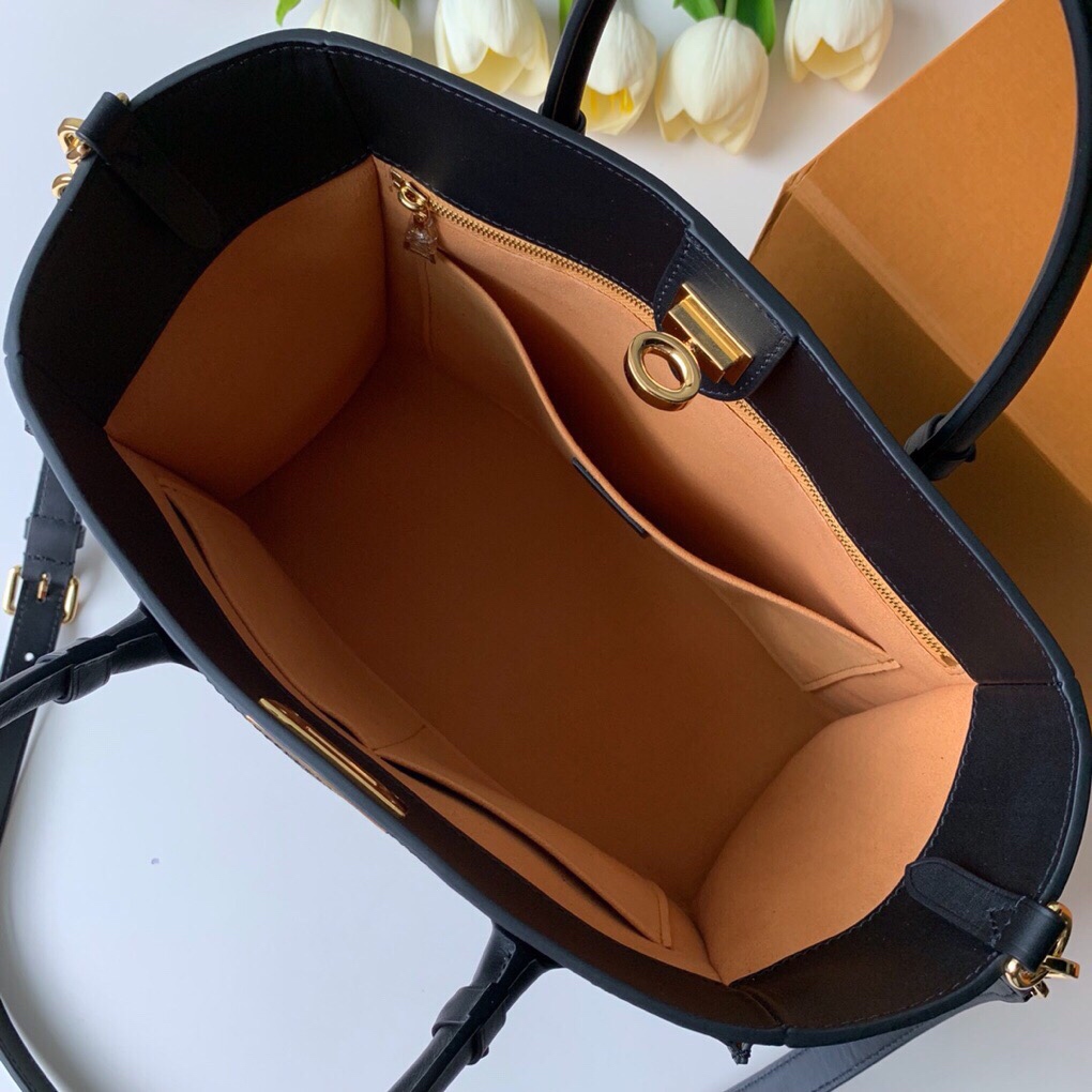 LV M53826 ON MY SIDE MM BAG