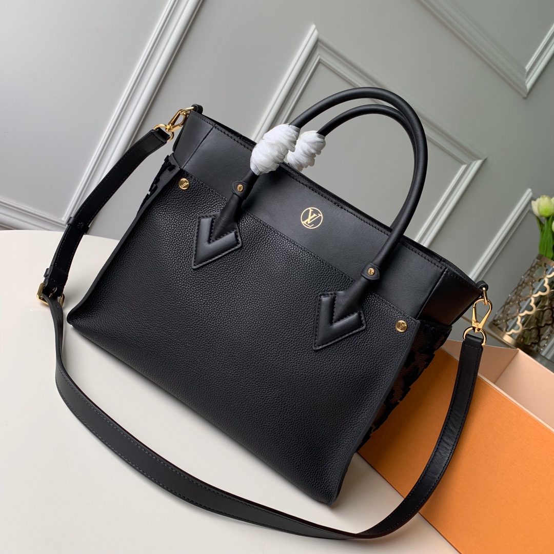 M53826 Louis Vuitton 2019 Nappa Softy On My Side-Black