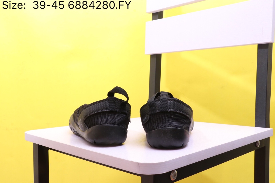 110【阿迪达斯 Adidas 涉水鞋】 阿迪达斯 Adidas Climacool Jawpaw Slip On 春夏新品 超透气网面+猪八革拼接 三杠 户外旅行涉水鞋M29553