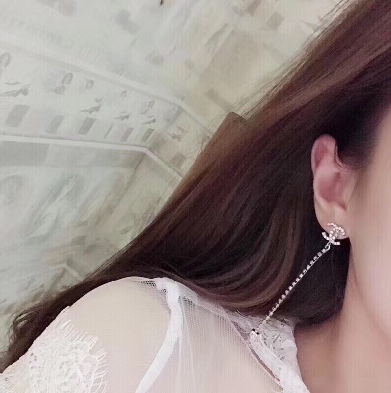 Chanel CHANEL 香奈儿 满钻球形珠子耳钉