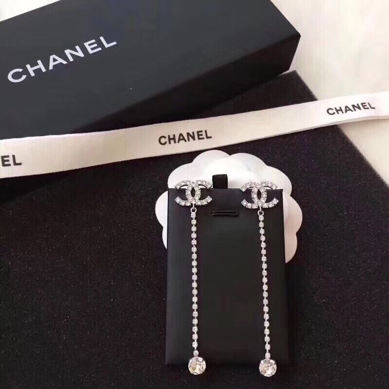 Chanel CHANEL 香奈儿 满钻球形珠子耳钉