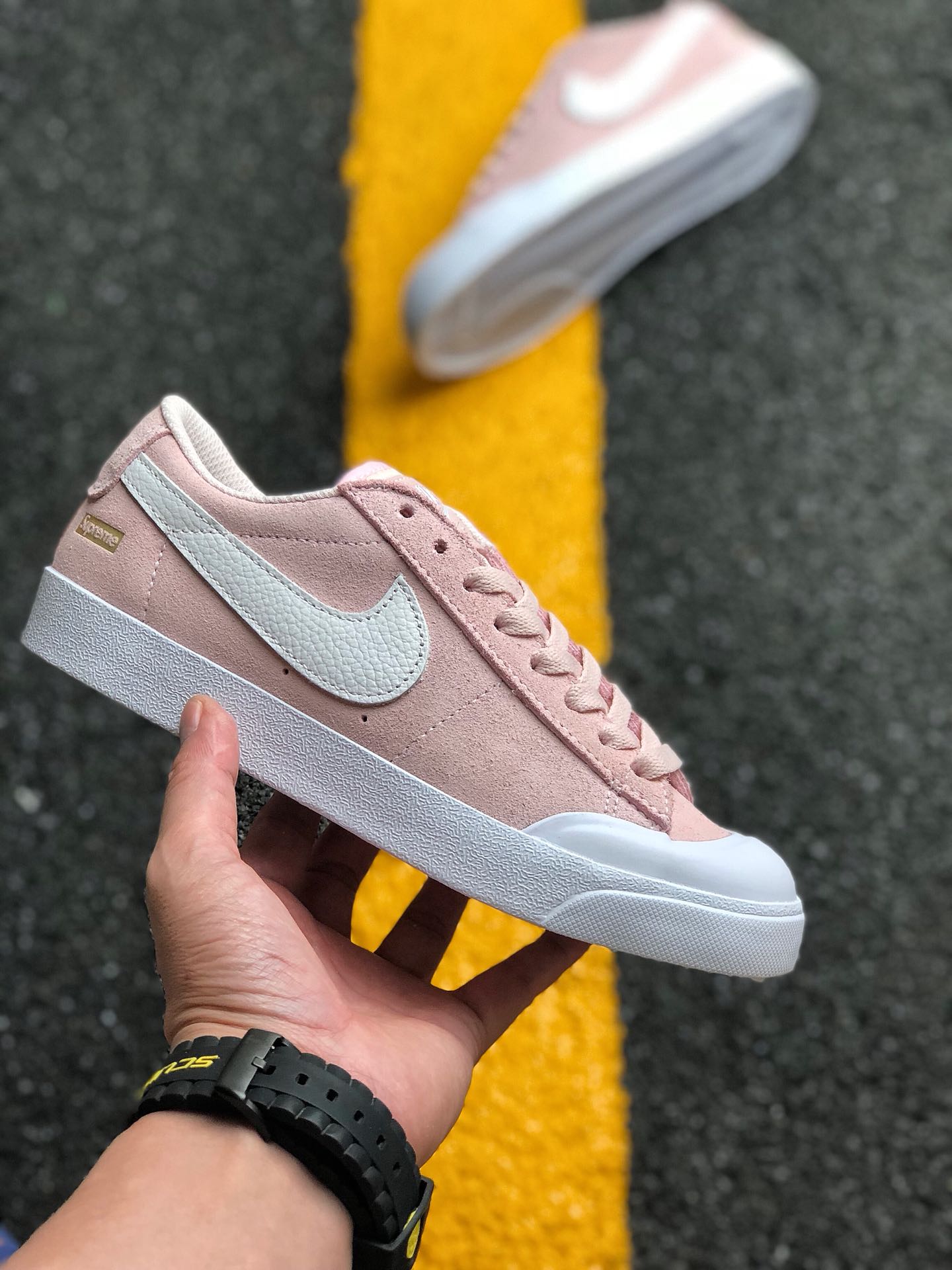 140Nike/Superme联名款 NIkeSB Blazer Zoom Low XT滑板鞋 864348-101