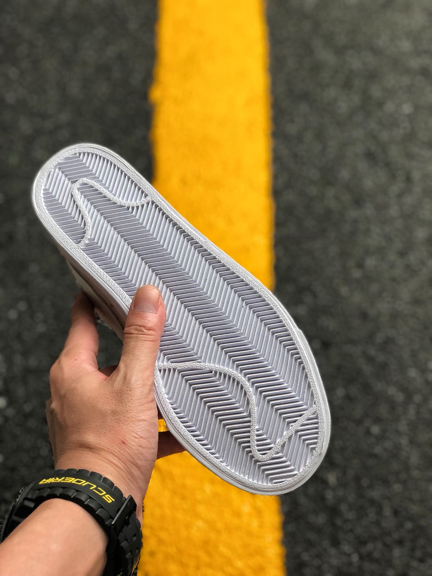 140Nike/Superme联名款 NIkeSB Blazer Zoom Low XT滑板鞋 864348-101