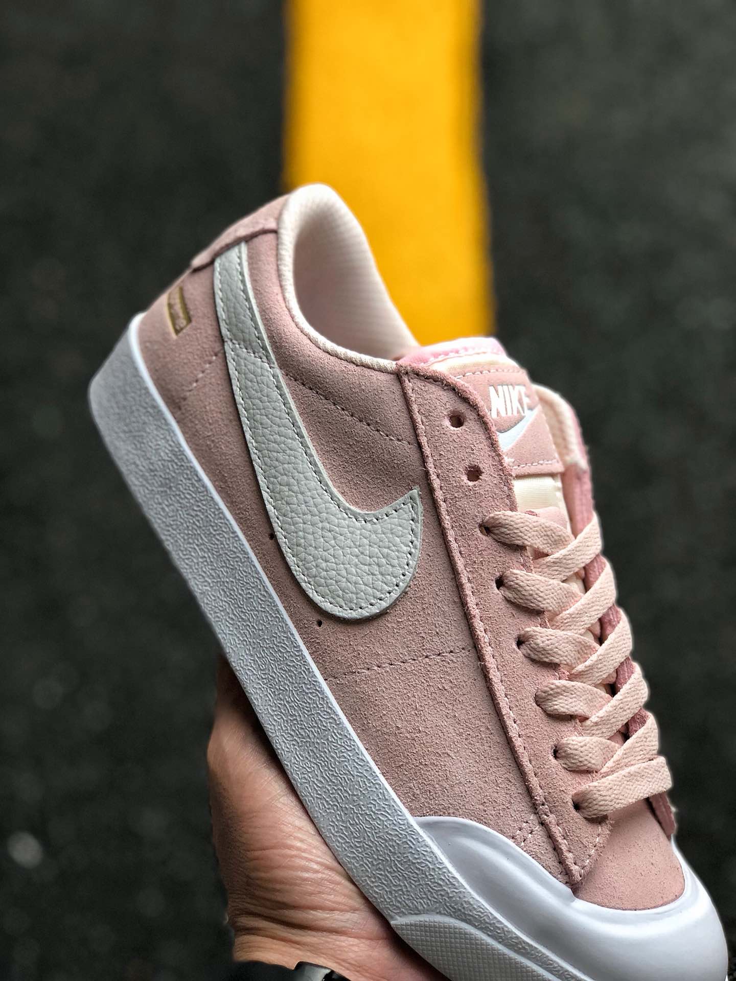 140Nike/Superme联名款 NIkeSB Blazer Zoom Low XT滑板鞋 864348-101