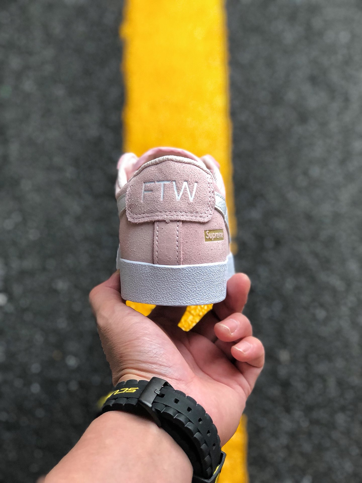 140Nike/Superme联名款 NIkeSB Blazer Zoom Low XT滑板鞋 864348-101