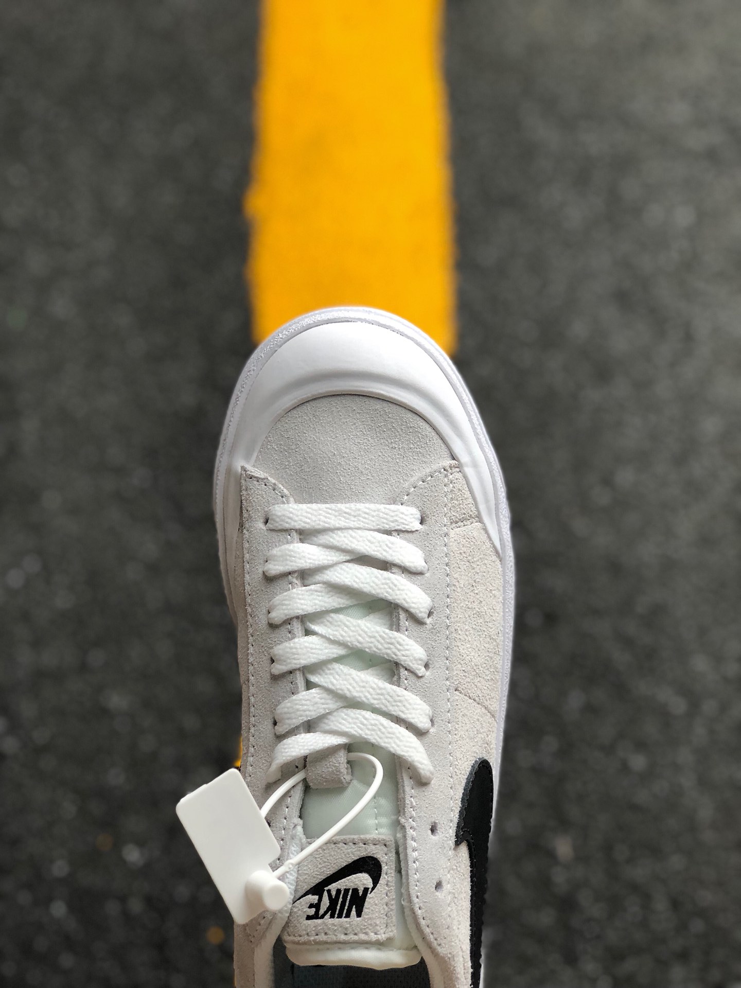 140Nike/Superme联名款 NIkeSB Blazer Zoom Low XT滑板鞋 864348-101