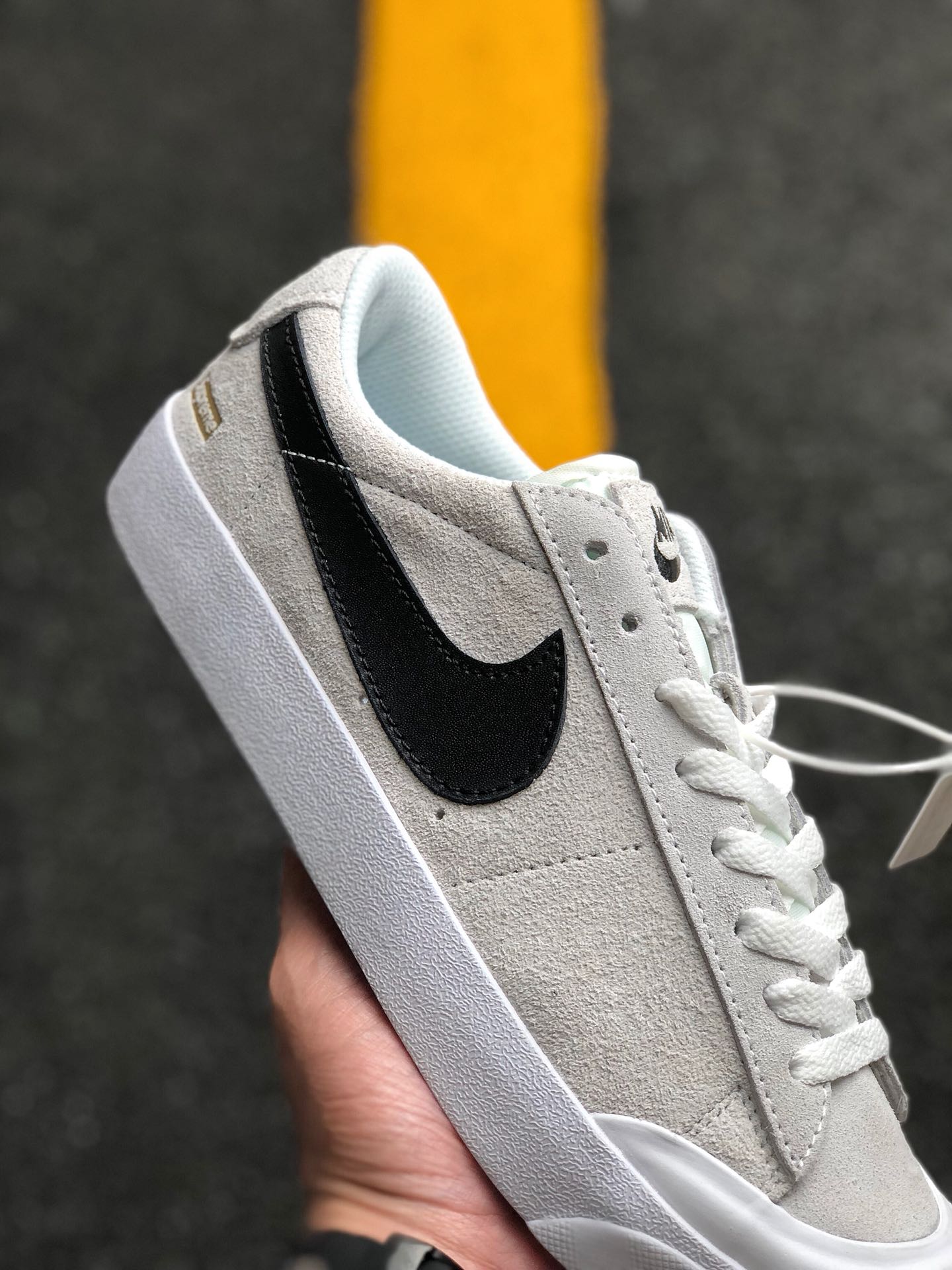 140Nike/Superme联名款 NIkeSB Blazer Zoom Low XT滑板鞋 864348-101