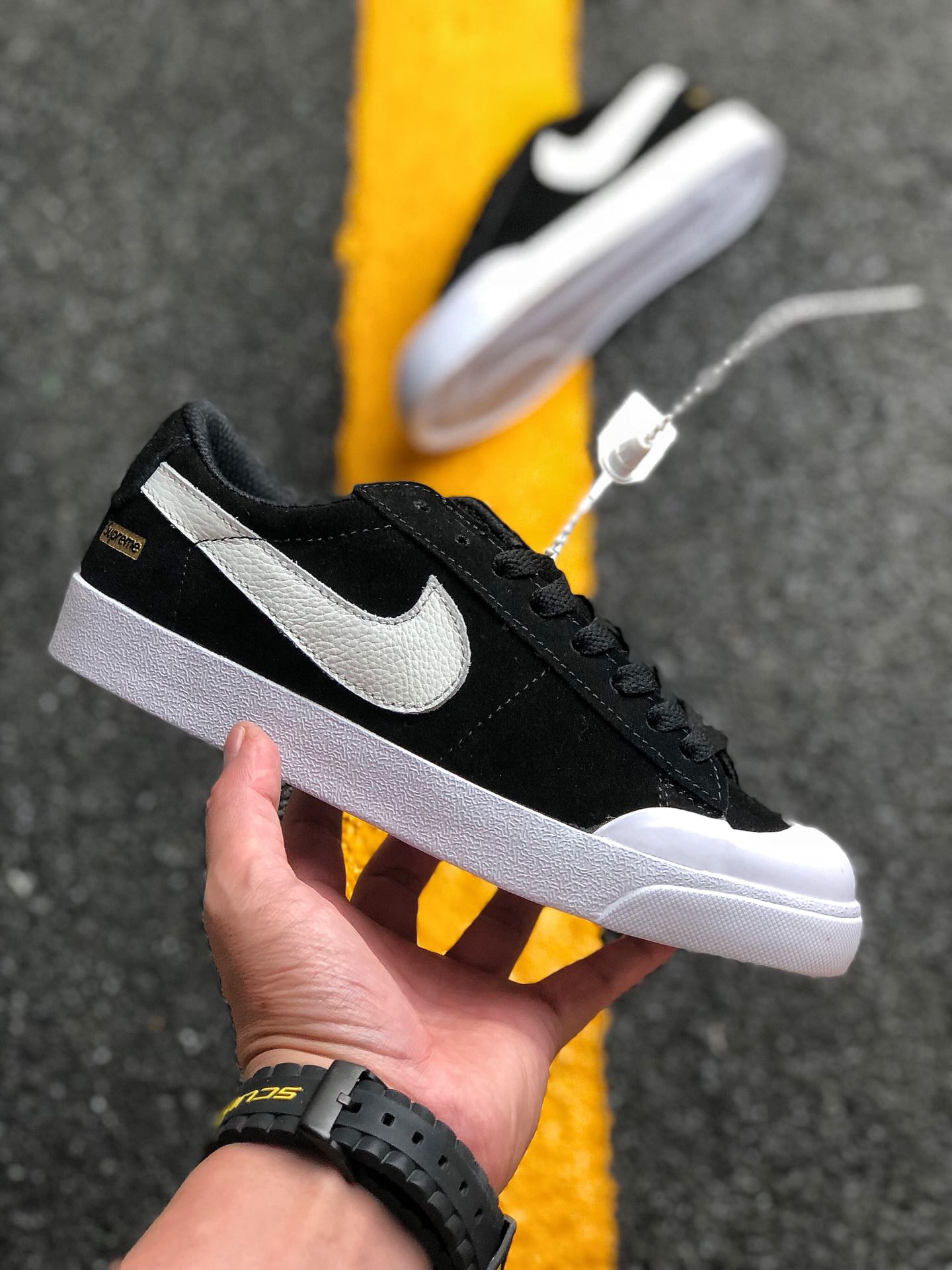 140Nike/Superme联名款 NIkeSB Blazer Zoom Low XT滑板鞋 864348-101