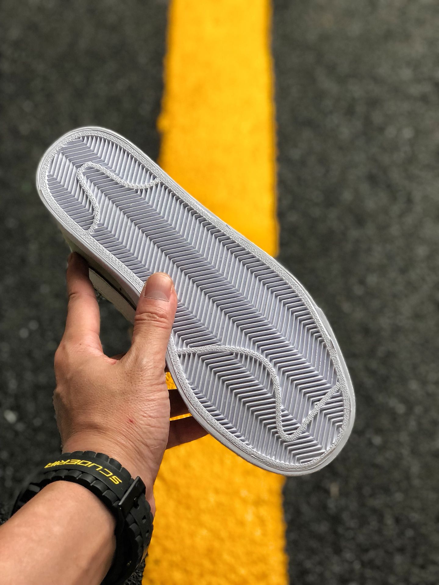 140Nike/Superme联名款 NIkeSB Blazer Zoom Low XT滑板鞋 864348-101