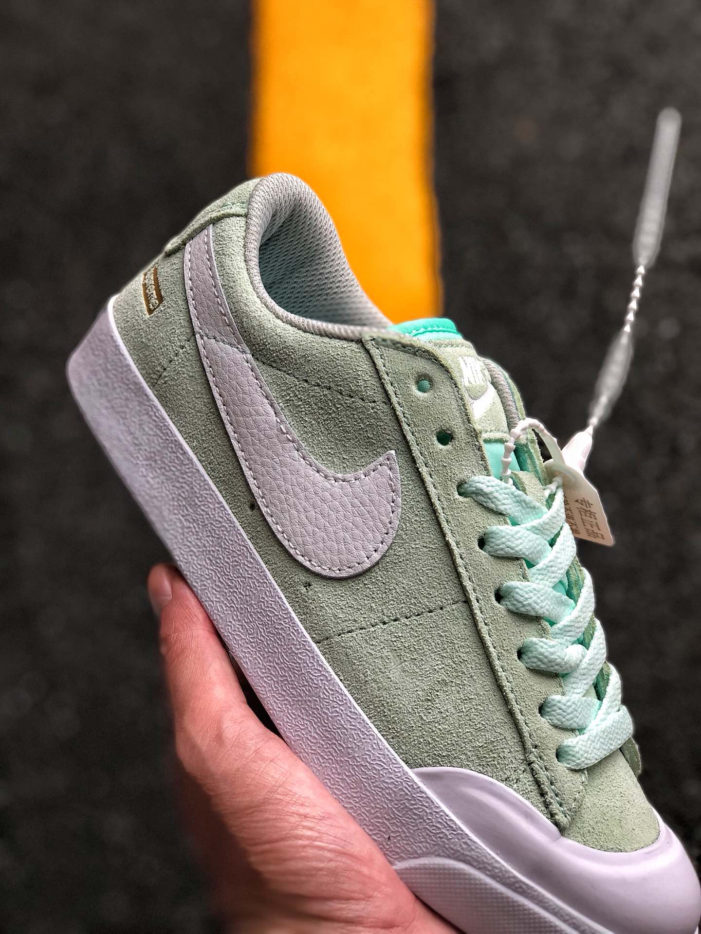 140Nike/Superme联名款 NIkeSB Blazer Zoom Low XT滑板鞋 864348-101