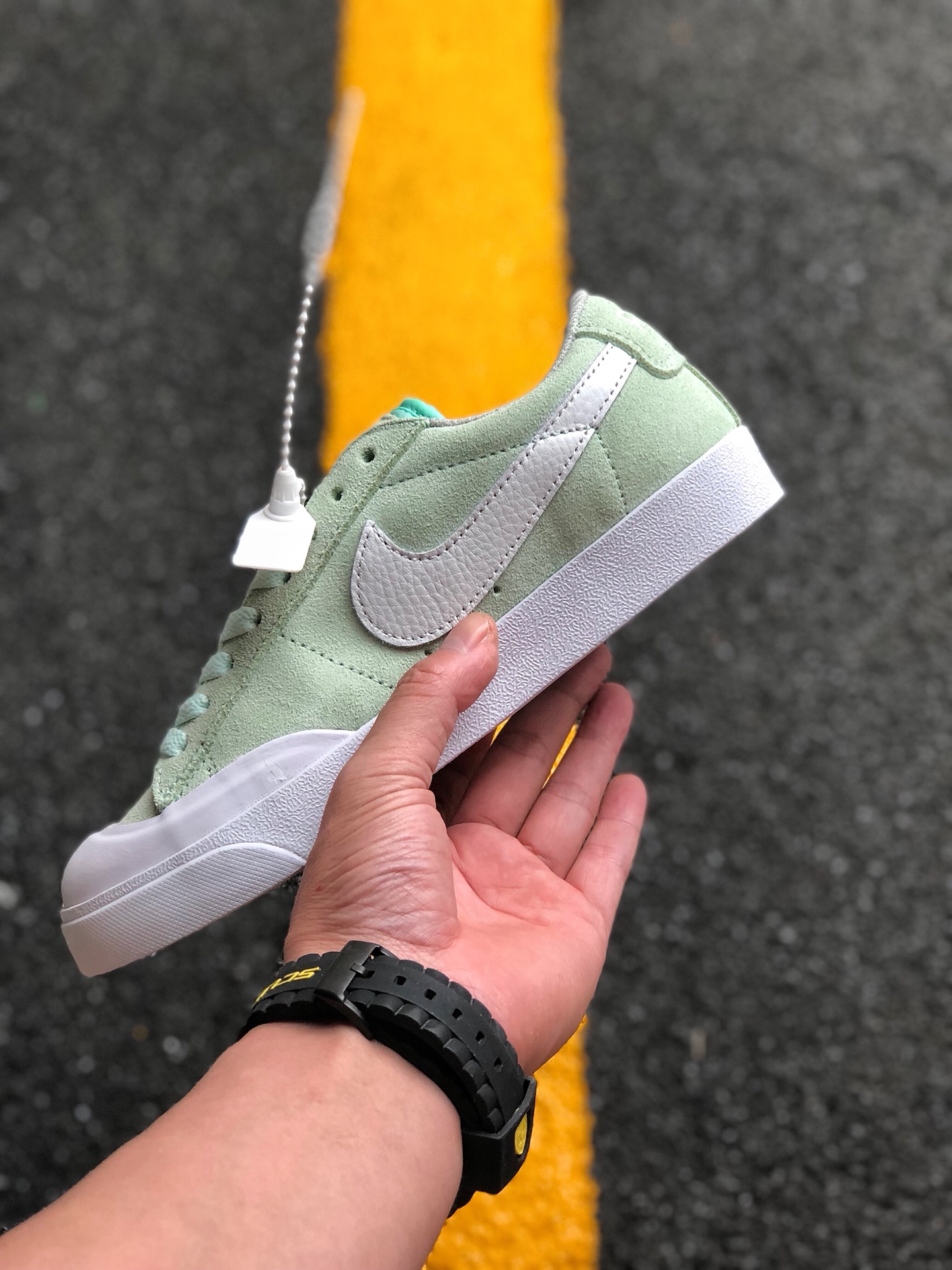 140Nike/Superme联名款 NIkeSB Blazer Zoom Low XT滑板鞋 864348-101