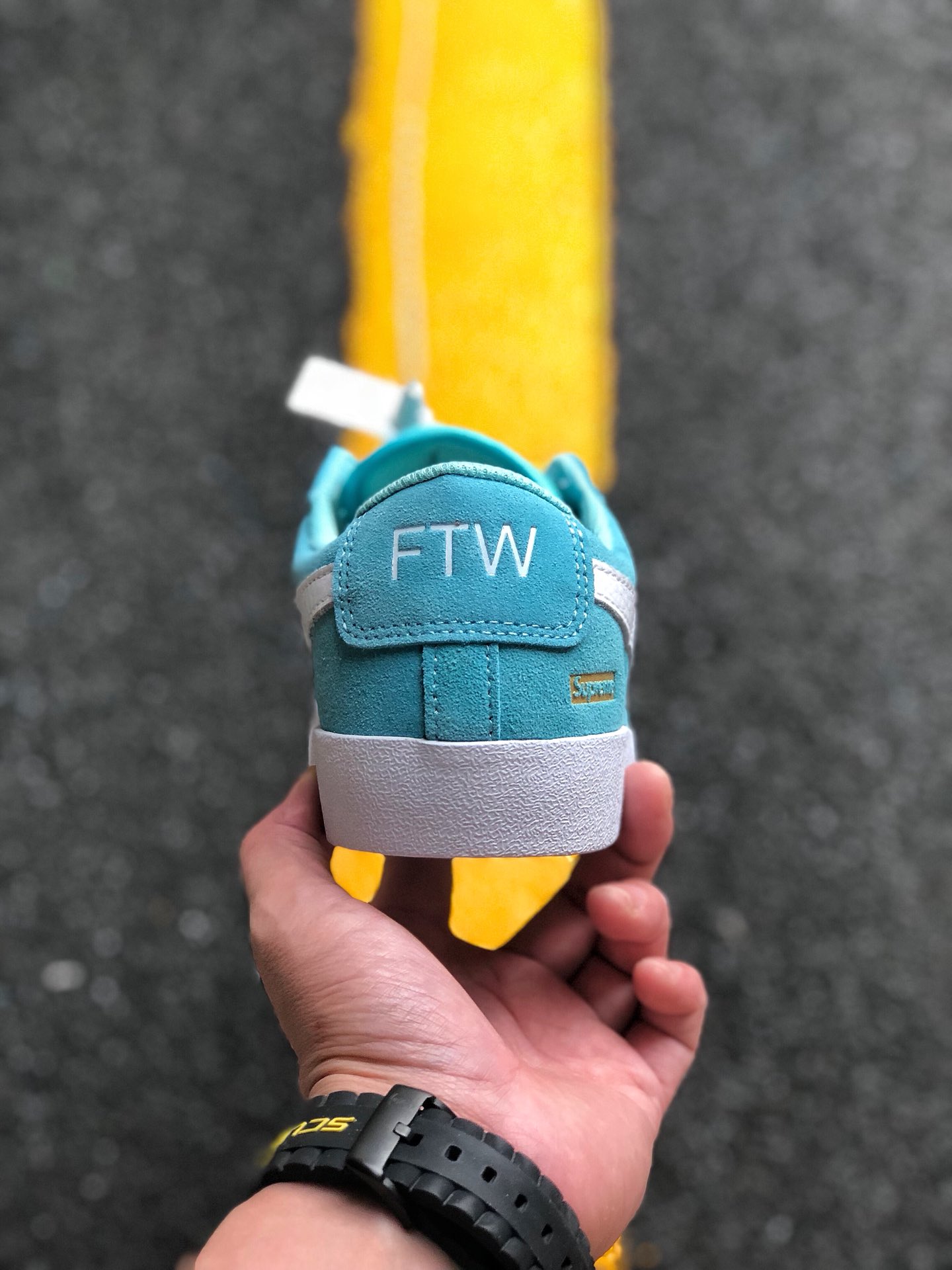 140Nike/Superme联名款 NIkeSB Blazer Zoom Low XT滑板鞋 864348-101