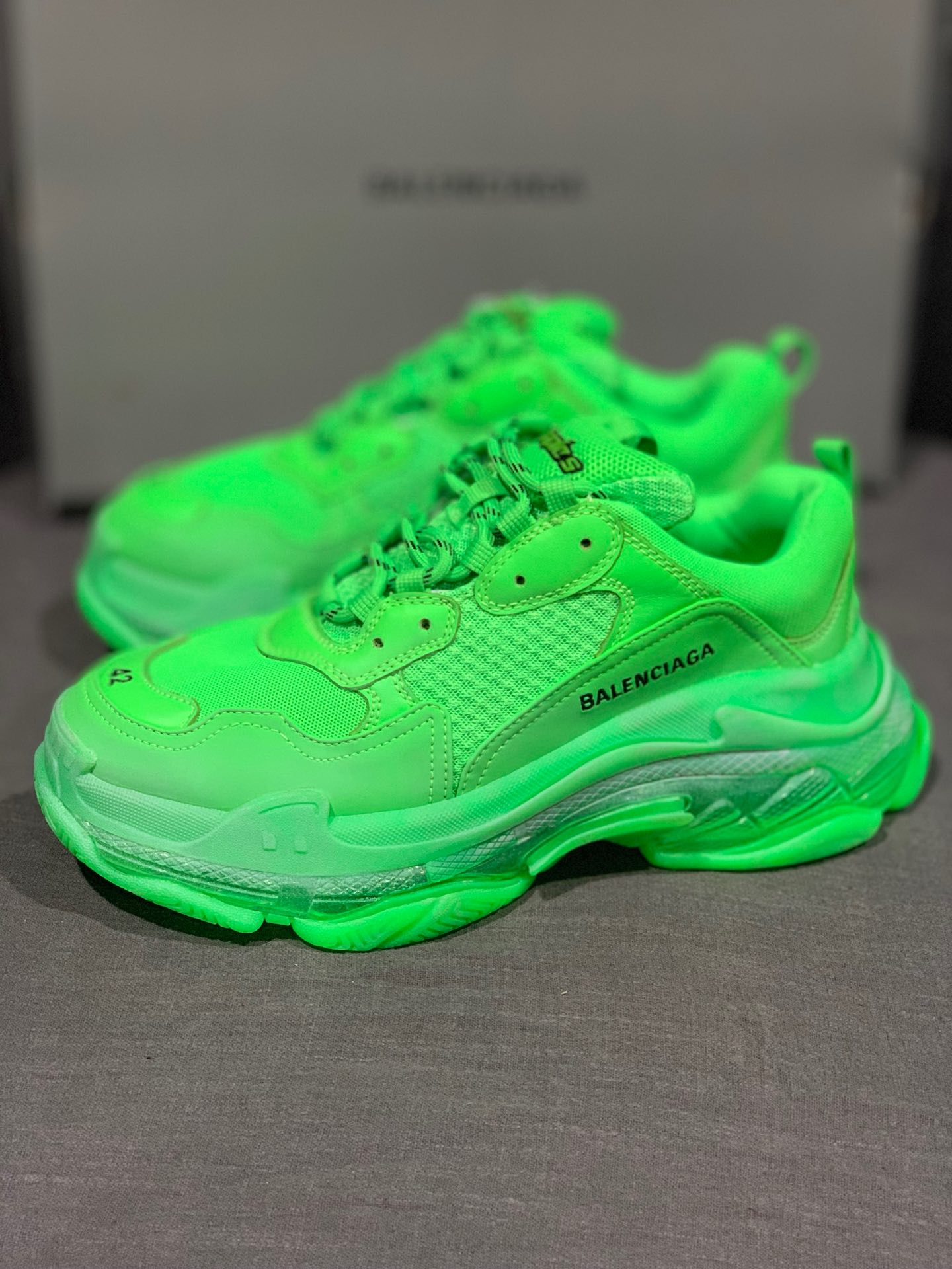 250   Balenciaga Triple S 巴黎世家 三代 气垫 水晶底 全黑 做旧厚底老爹鞋 巴黎世家新款气垫鞋 组合氮气大底 可视透明水晶气垫
