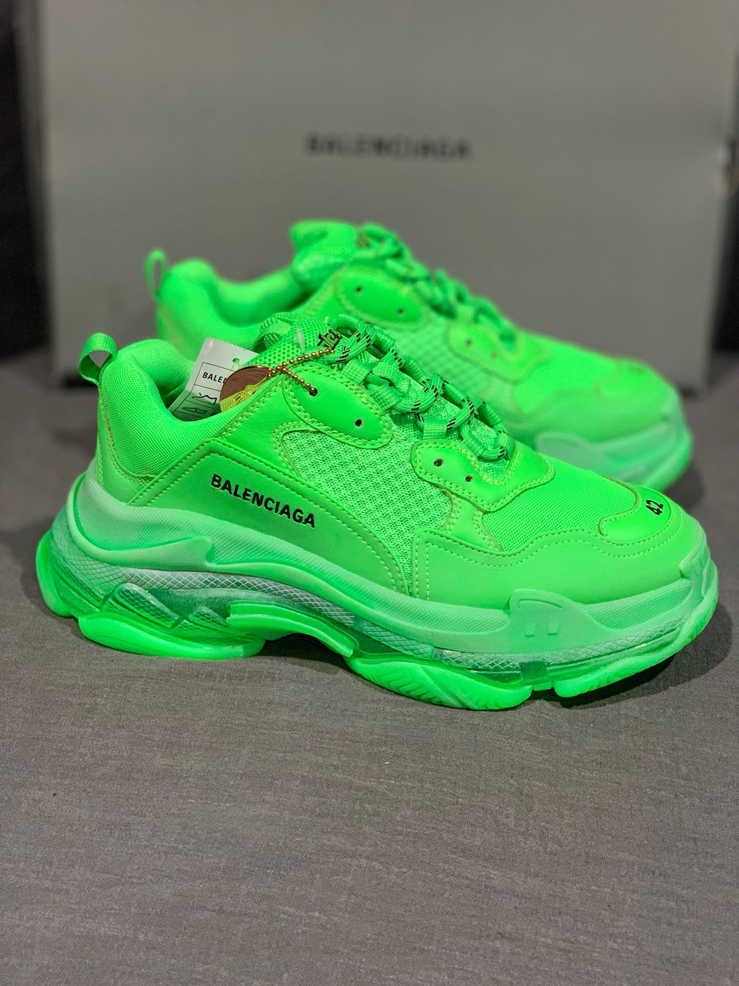 250   Balenciaga Triple S 巴黎世家 三代 气垫 水晶底 全黑 做旧厚底老爹鞋 巴黎世家新款气垫鞋 组合氮气大底 可视透明水晶气垫