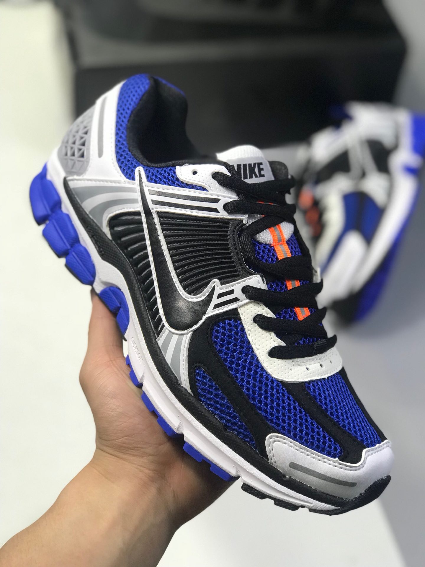 200 【顶级潮流爆款】Nike 与英国新晋时尚品牌 A-COLD-WALL* 合作打造的联名系列中的 A-COLD-WALL* x Nike Zoom Vomero+ 5