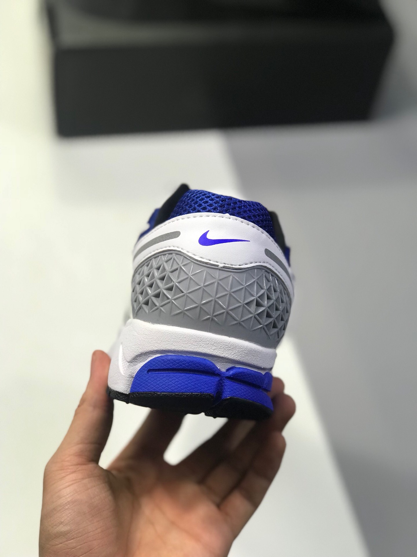 200 【顶级潮流爆款】Nike 与英国新晋时尚品牌 A-COLD-WALL* 合作打造的联名系列中的 A-COLD-WALL* x Nike Zoom Vomero+ 5