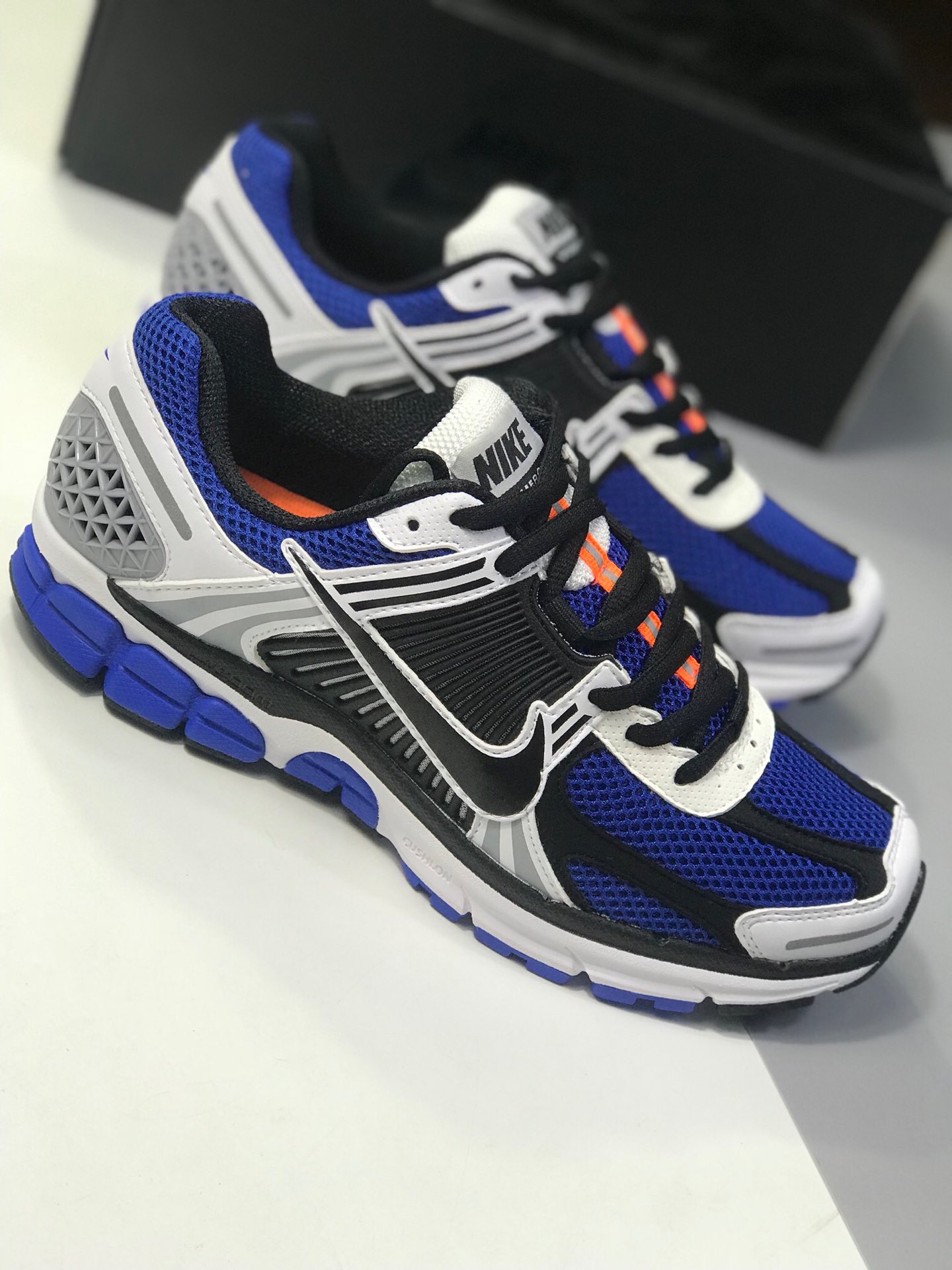 200 【顶级潮流爆款】Nike 与英国新晋时尚品牌 A-COLD-WALL* 合作打造的联名系列中的 A-COLD-WALL* x Nike Zoom Vomero+ 5