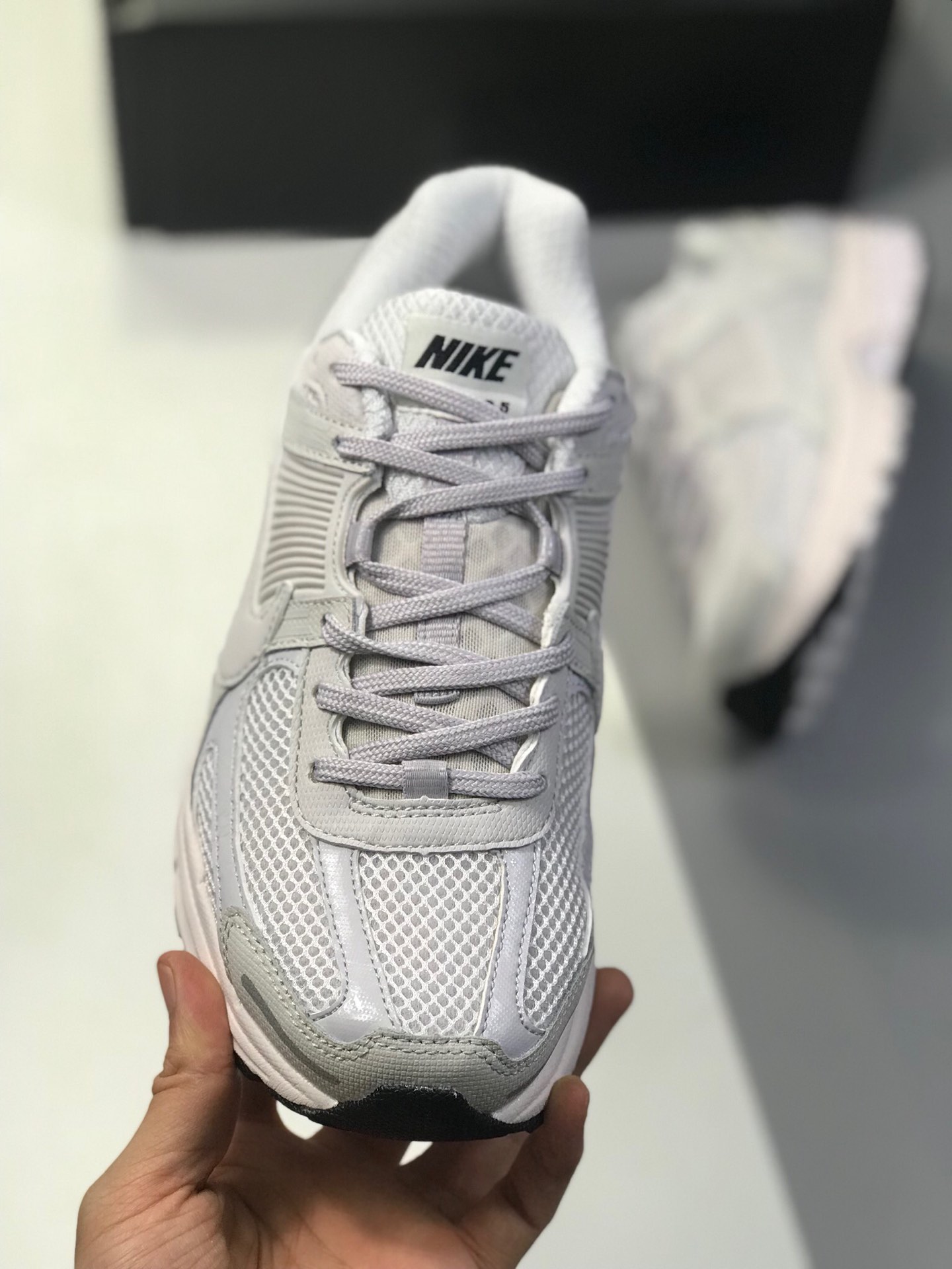 200 【顶级潮流爆款】Nike 与英国新晋时尚品牌 A-COLD-WALL* 合作打造的联名系列中的 A-COLD-WALL* x Nike Zoom Vomero+ 5