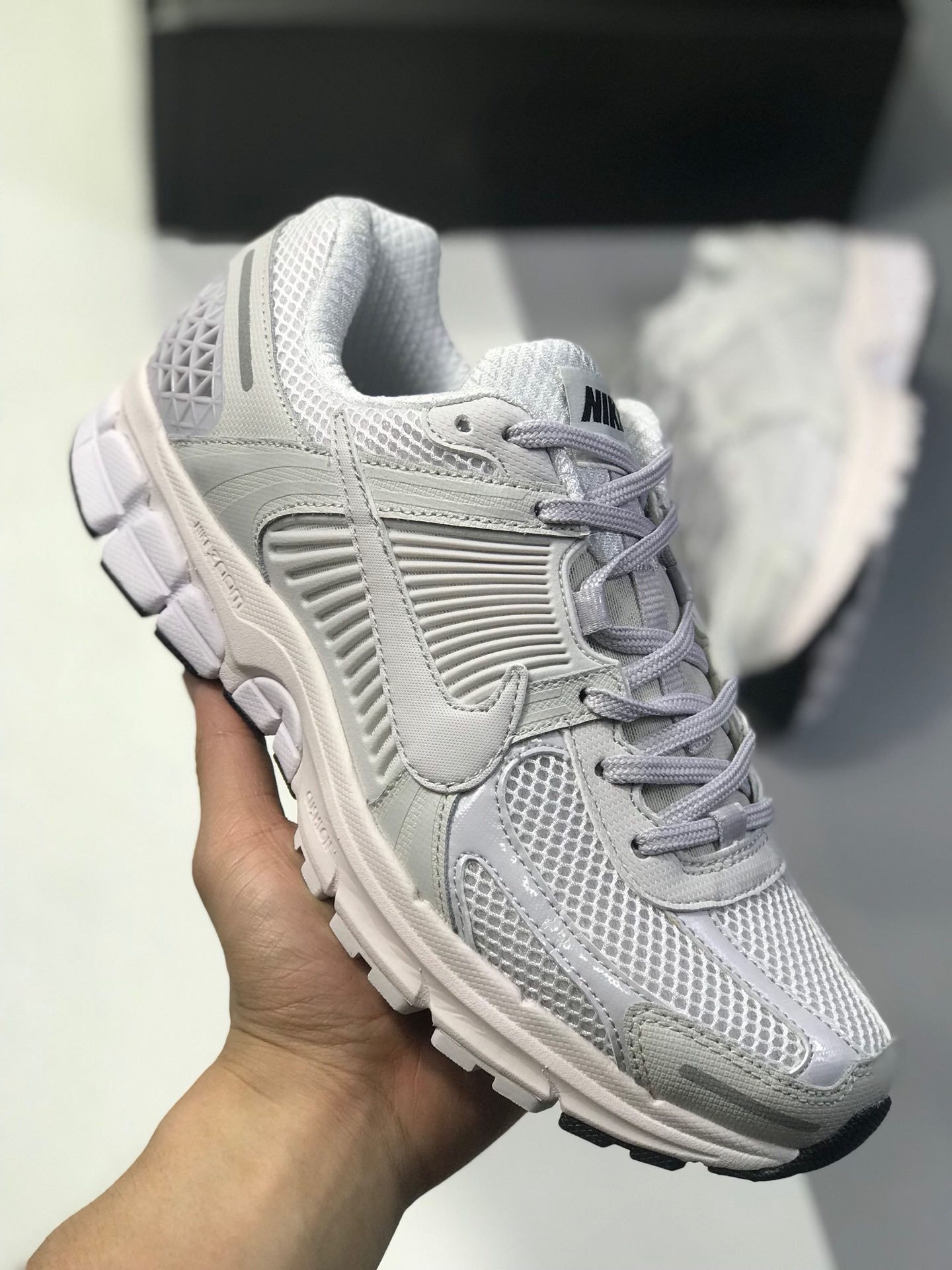 200 【顶级潮流爆款】Nike 与英国新晋时尚品牌 A-COLD-WALL* 合作打造的联名系列中的 A-COLD-WALL* x Nike Zoom Vomero+ 5