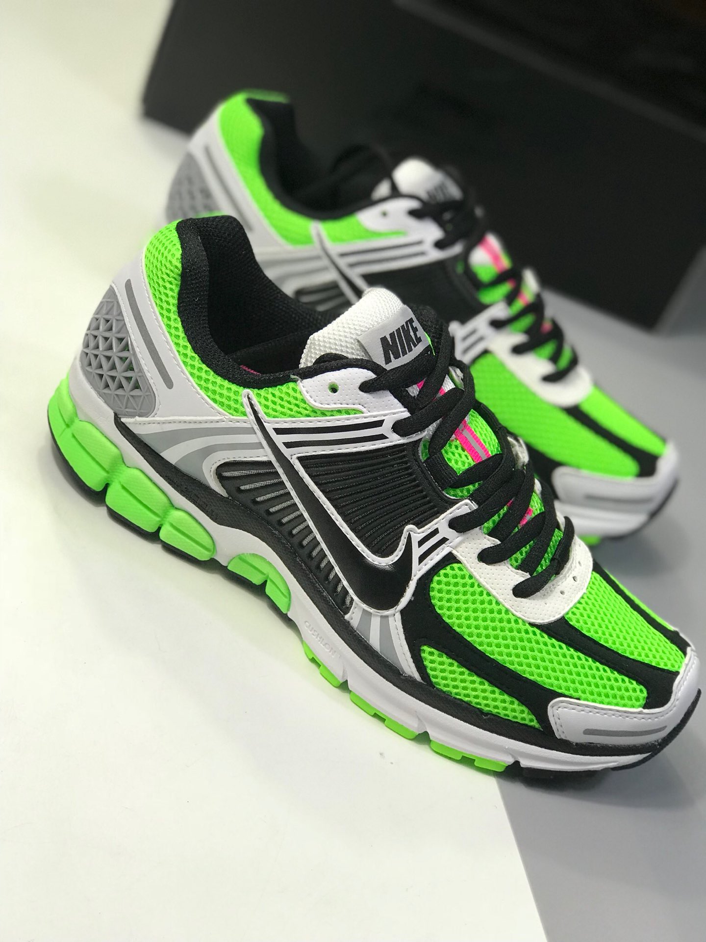 200 【顶级潮流爆款】Nike 与英国新晋时尚品牌 A-COLD-WALL* 合作打造的联名系列中的 A-COLD-WALL* x Nike Zoom Vomero+ 5