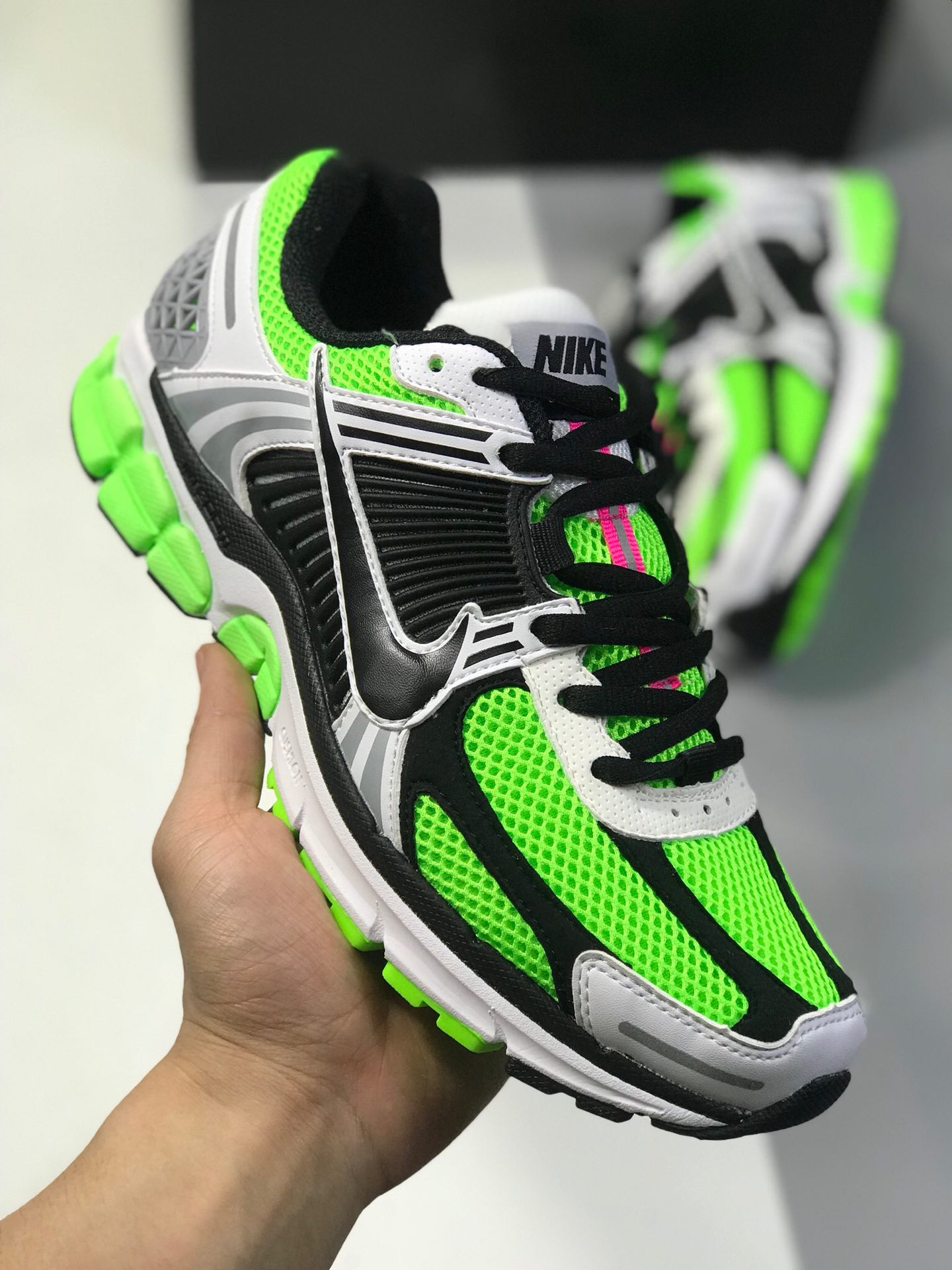 200 【顶级潮流爆款】Nike 与英国新晋时尚品牌 A-COLD-WALL* 合作打造的联名系列中的 A-COLD-WALL* x Nike Zoom Vomero+ 5