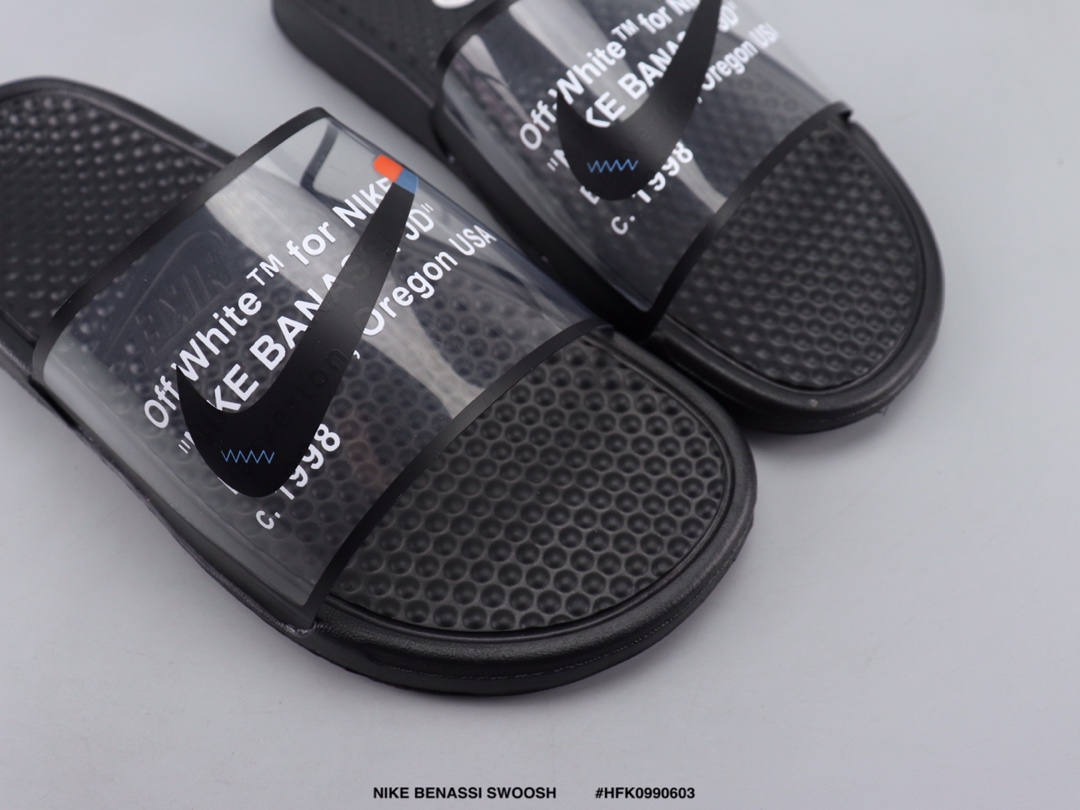 55 NIKE BENASSI SWOOSH 耐克露趾运动拖鞋