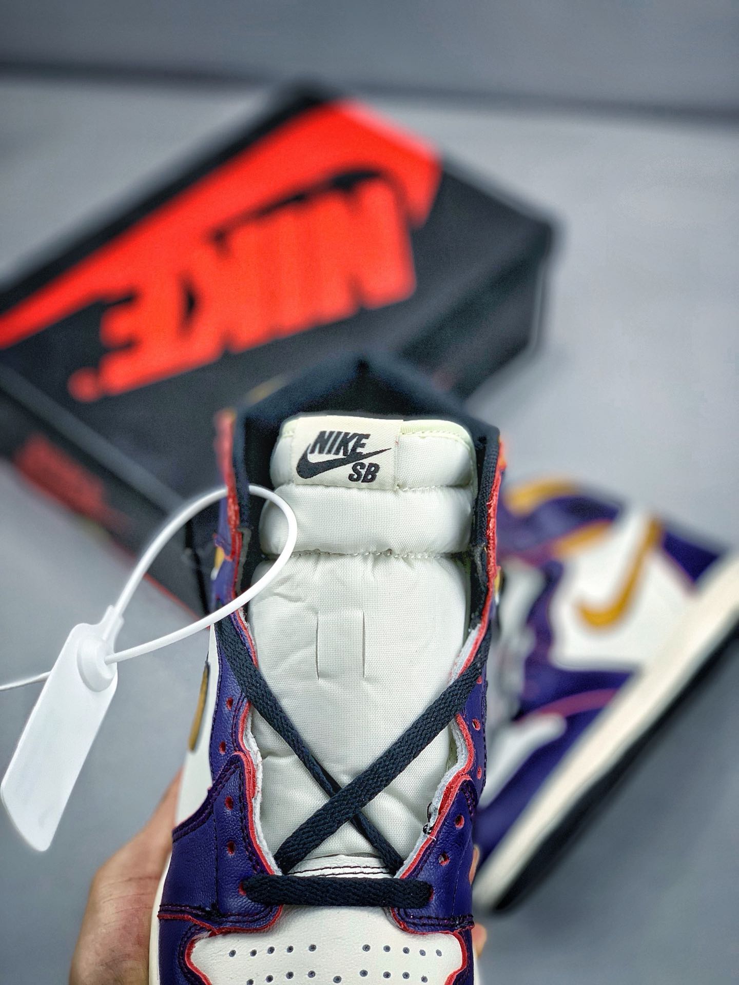 220原价市场280 耐克Nike SB x Air Jordan 1 Retro High OG CD6578-507
